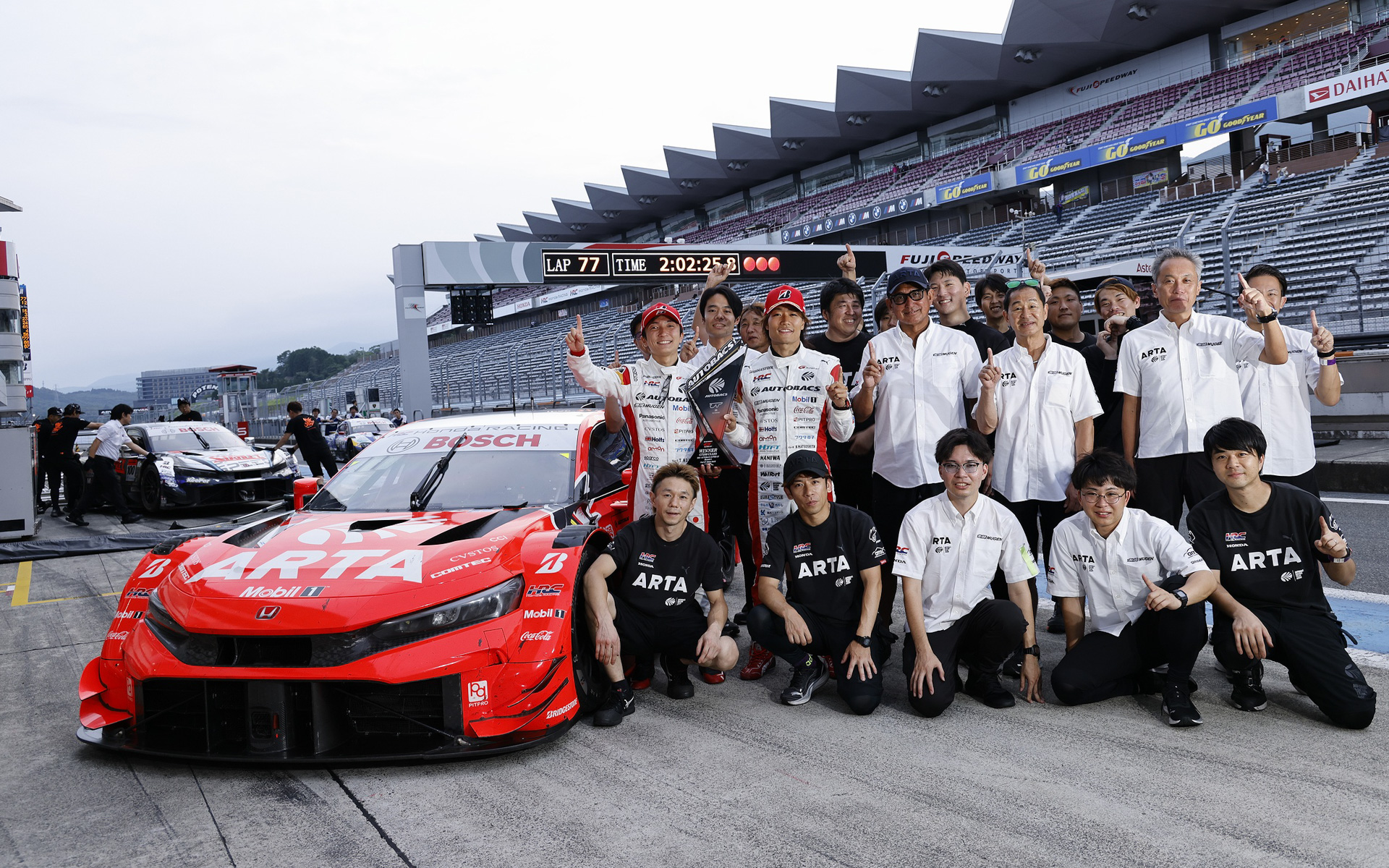 8号車「ARTA MUGEN CIVIC TYPE R-GT」