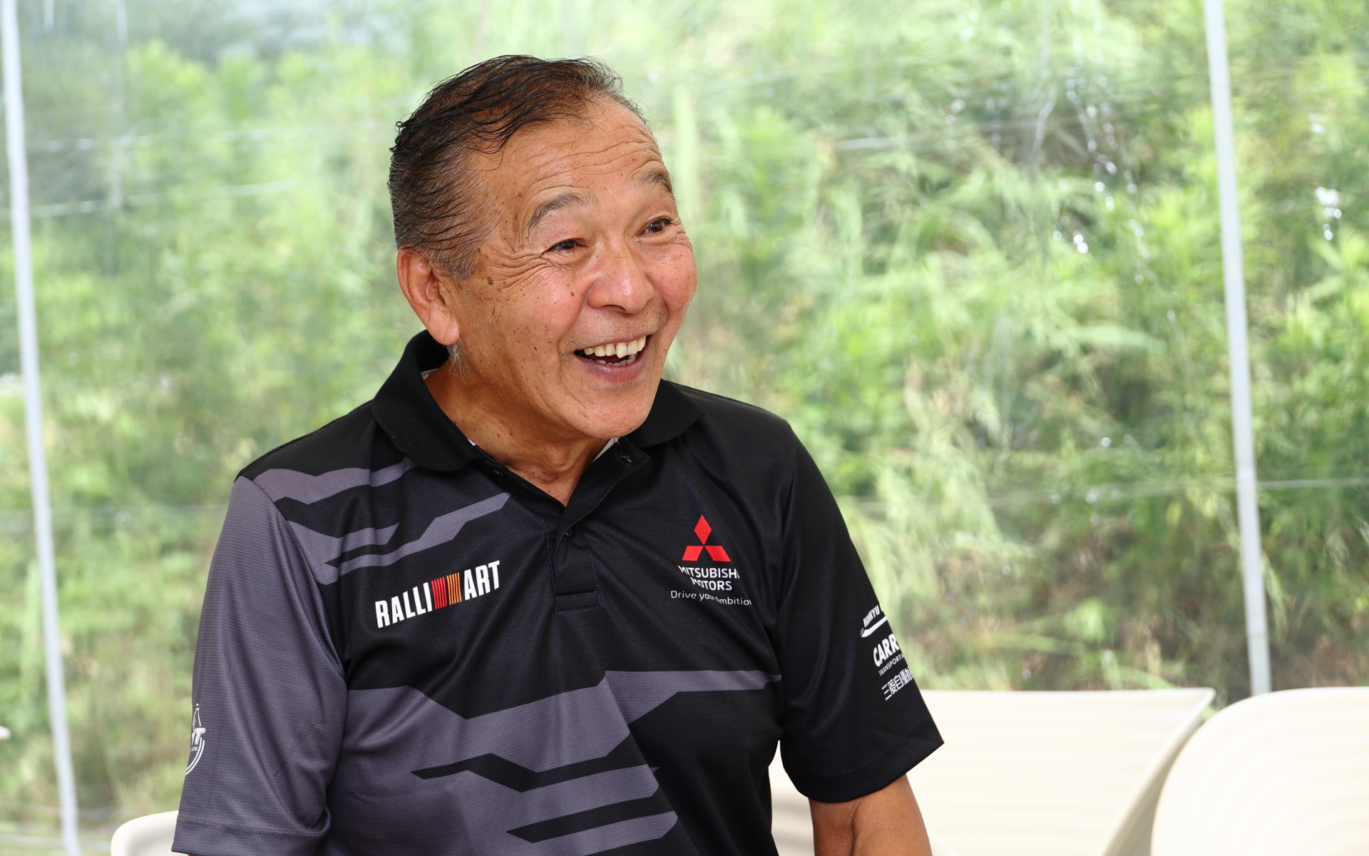 終始にこやかなチーム三菱ラリーアート 総監督の増岡浩氏。時折見せる厳しい表情に総合優勝奪還への意気込みも見えます