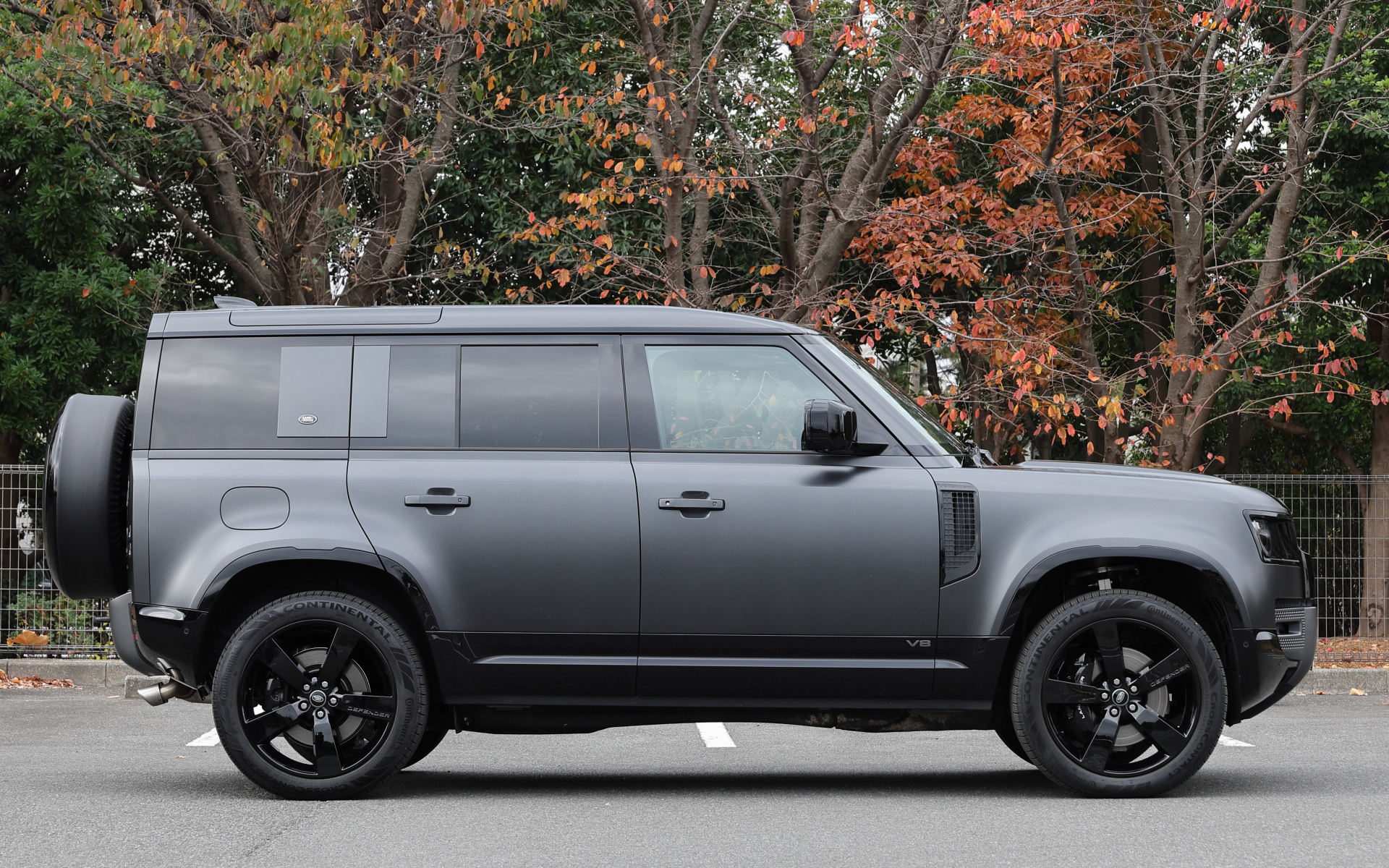 車高を上げた状態、下げた状態