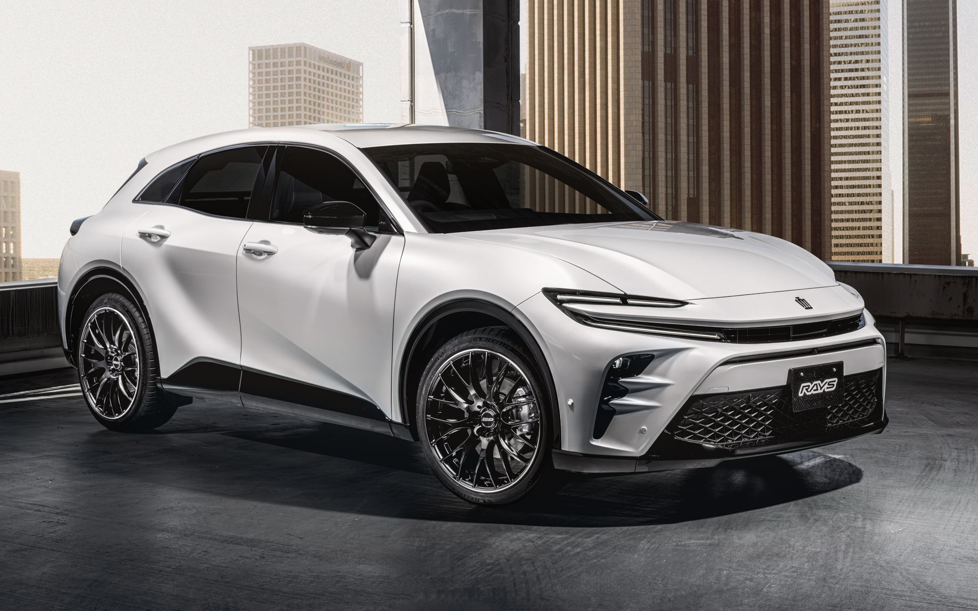 トヨタ「クラウン スポーツ」