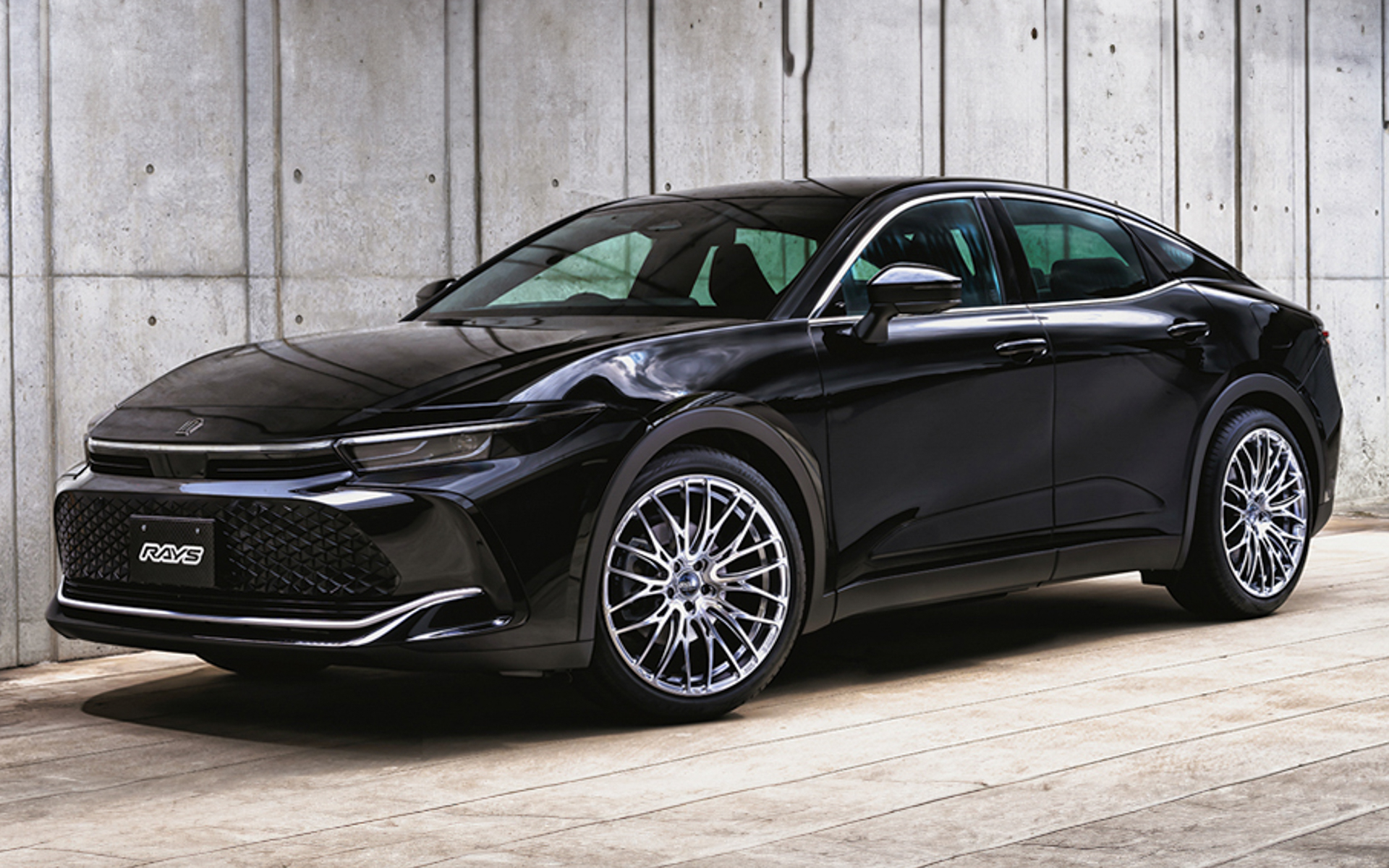 トヨタ「クラウン クロスオーバー」