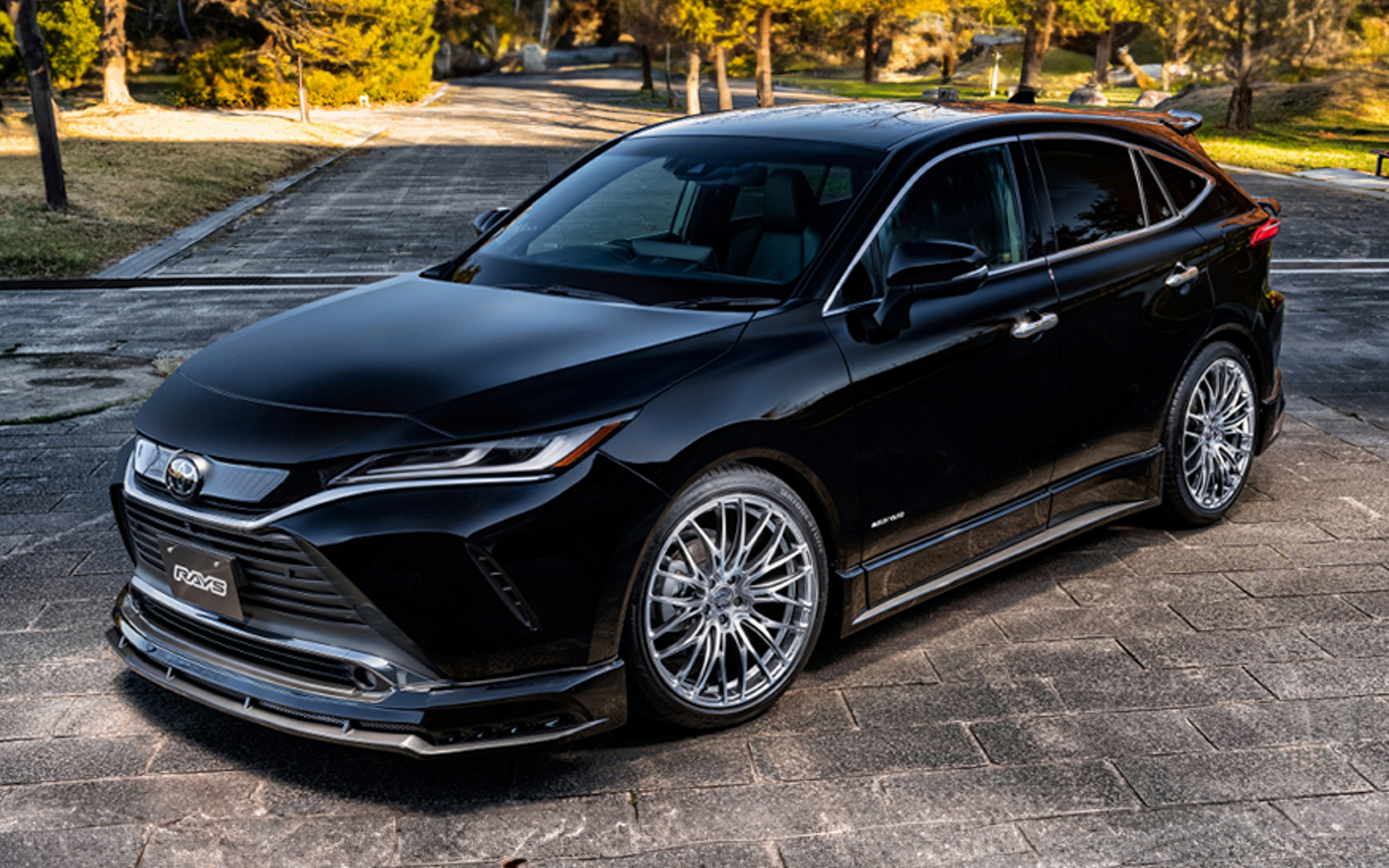 トヨタ「ハリアー」