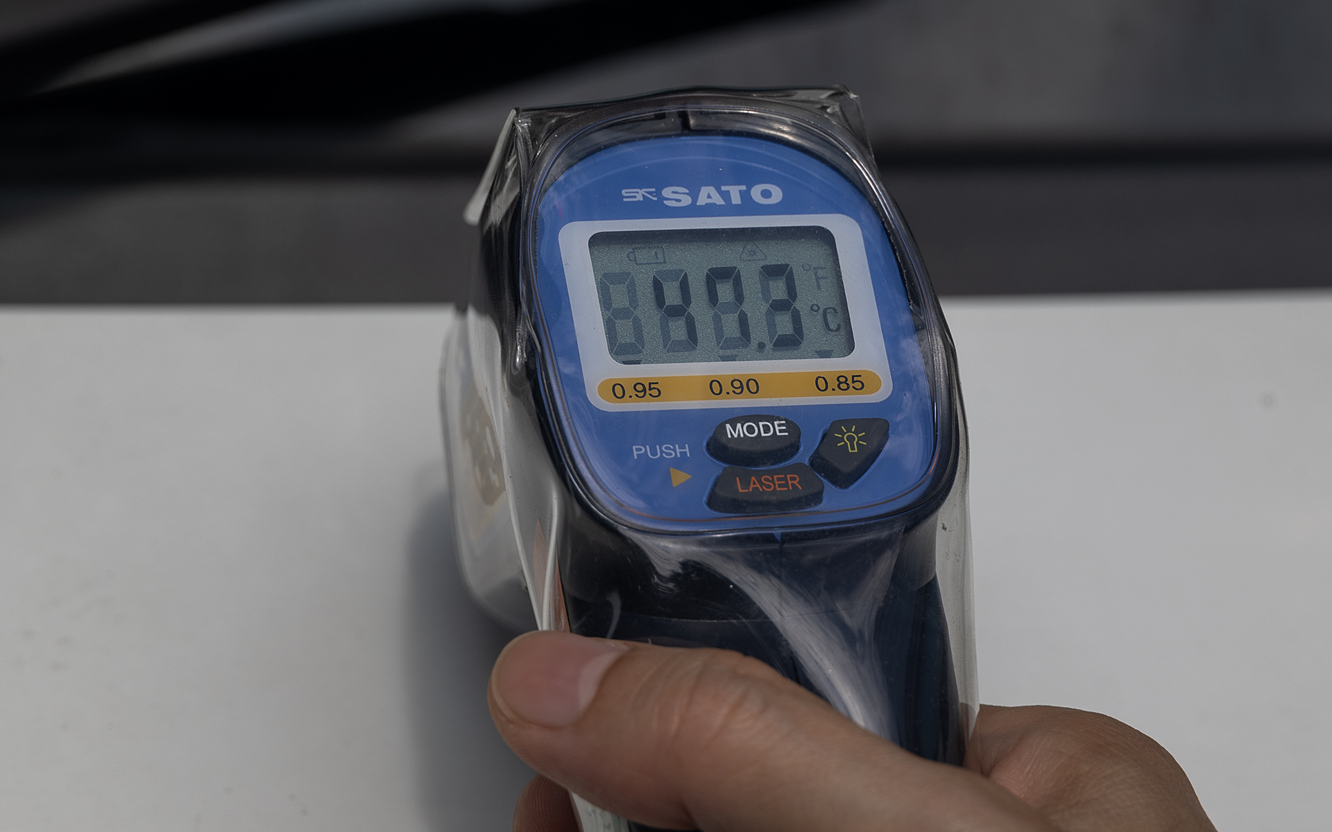 通常塗装車のボンネット表面温度は47.3℃と大きな差があった