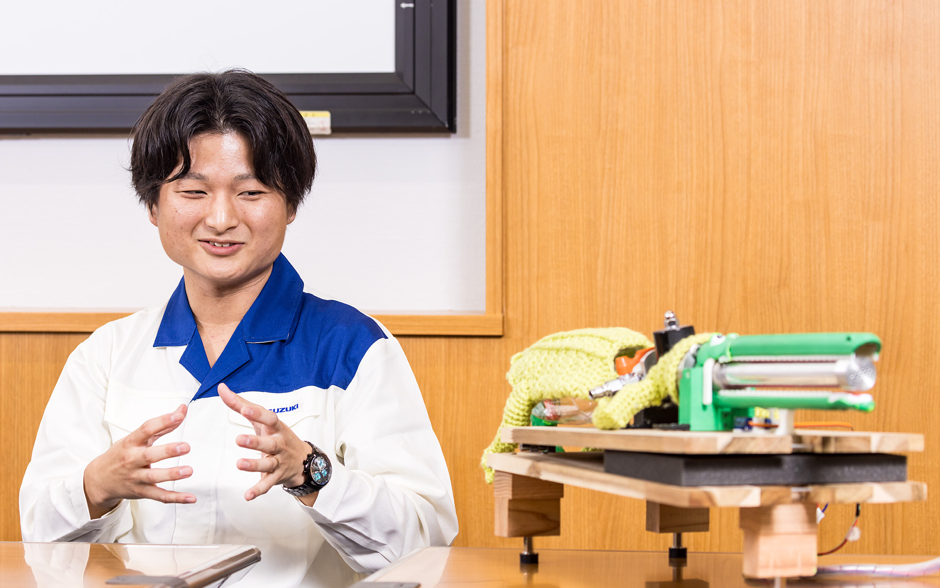 制御担当の森敦司さん。募集メールに気付かず、「もしかしたらこの場にいなかったかもしれないし、別の人の制御が乗っていたかもしれない」と言いつつも、短い期間でプログラミングをやりきった