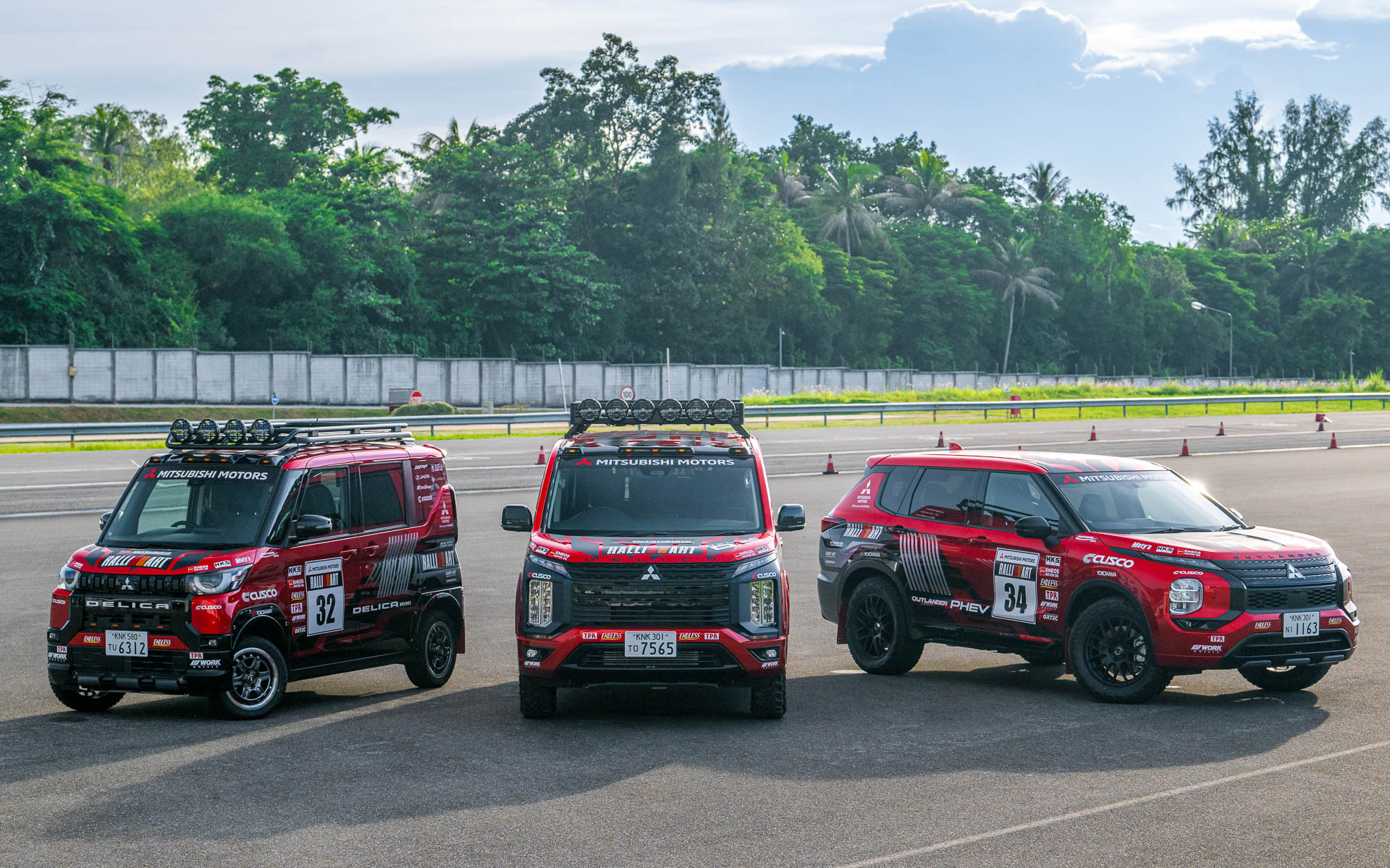 チーム三菱ラリーアート サポートカー