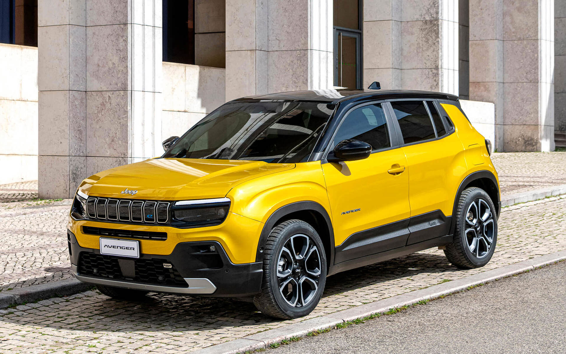 ジープ初の新型EV（電気自動車）「アベンジャー」