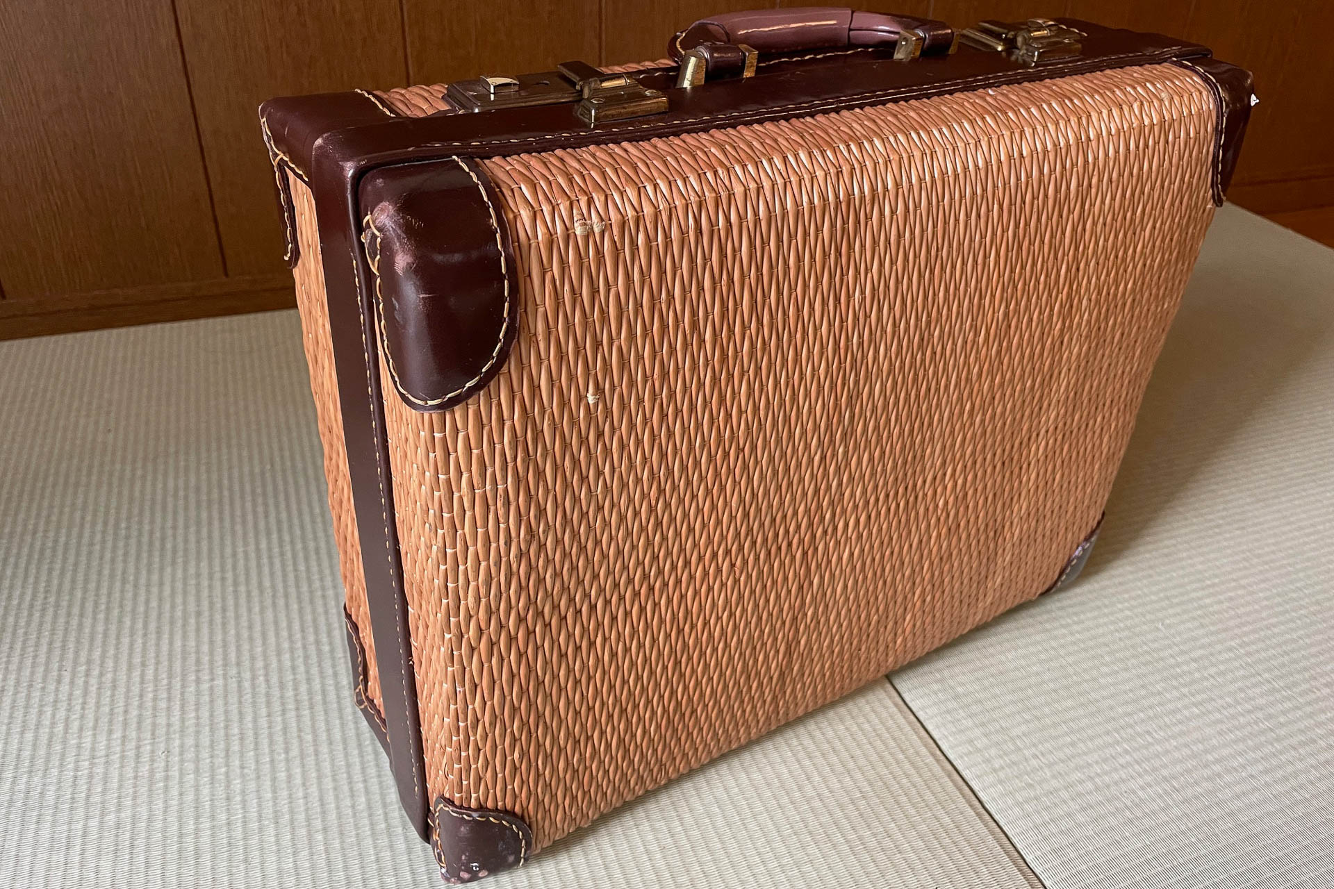 柳行李バッグ。大切に使わせていただいてます。年月を経て色合いも落ち着いたいい感じになりました