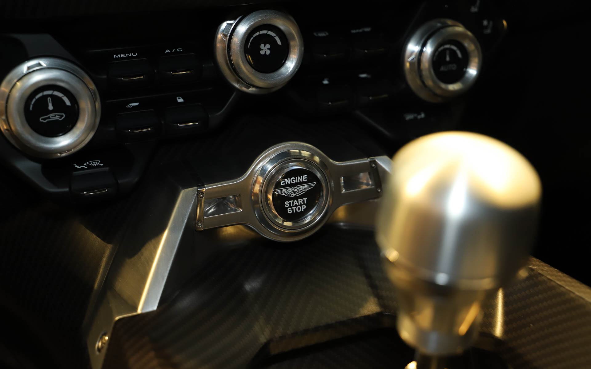 エンジンスタートスイッチ