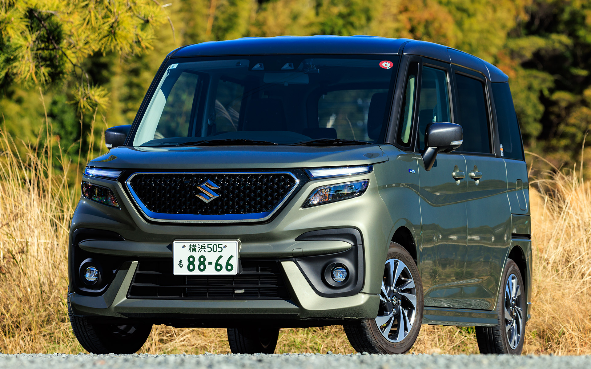 試乗したソリオ バンディット HYBRID MV（2WD/212万5200円）のボディサイズは3790×1645×1745mm（全長×全幅×全高）、ホイールベースは2480mm。車両重量は1000kg。最小回転半径は4.8m