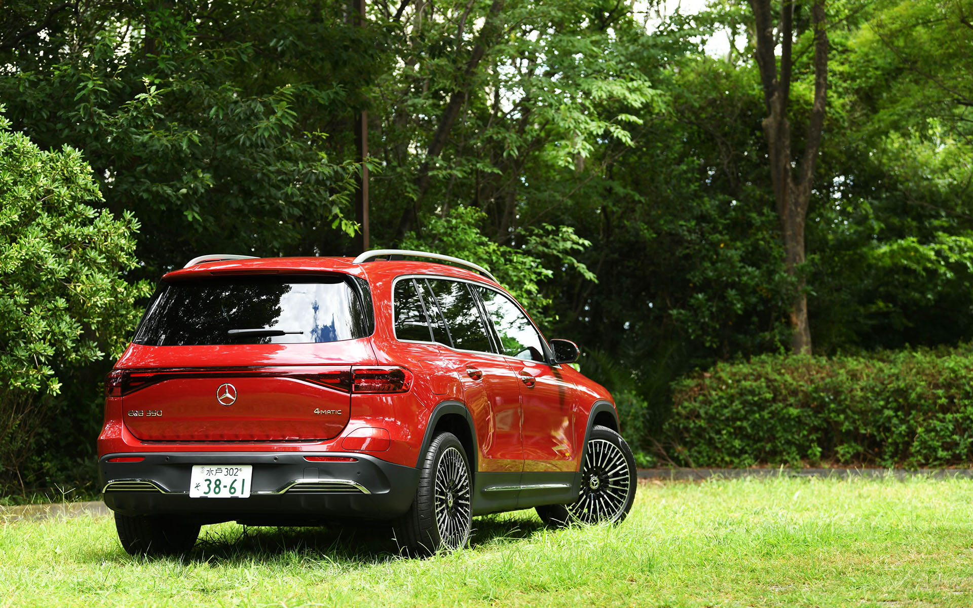 EQB 350 4MATIC（899万円/車両提供：メルセデス・ベンツ日本合同会社）。ボディサイズは4985×1835×1705mm（全長×全幅×全高）、ホイールベースは2830mm。車両重量は2160kg一充電走行距離（WLTCモード/国土交通省審査値）は547km