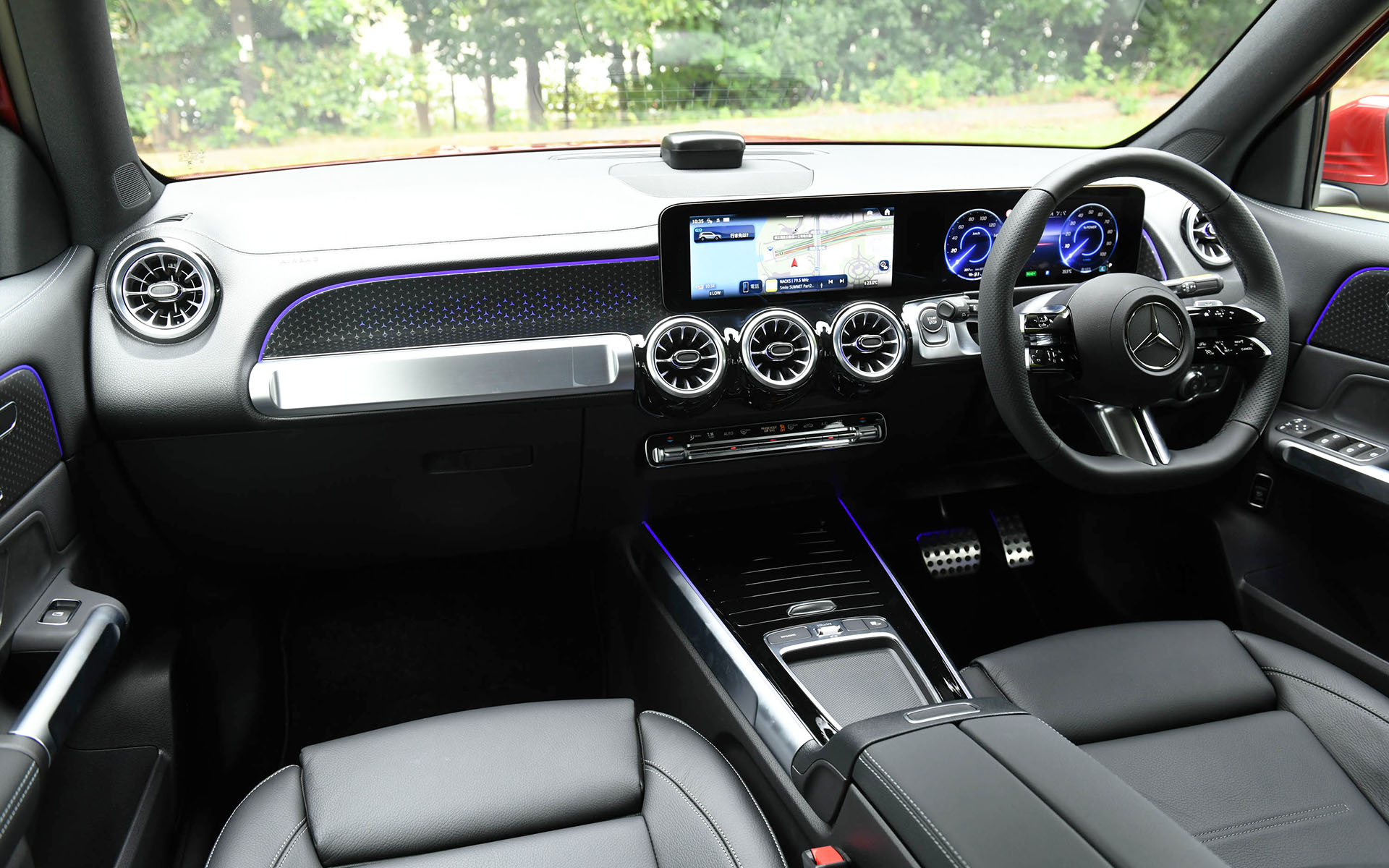 EQB 350 4MATICのインテリア