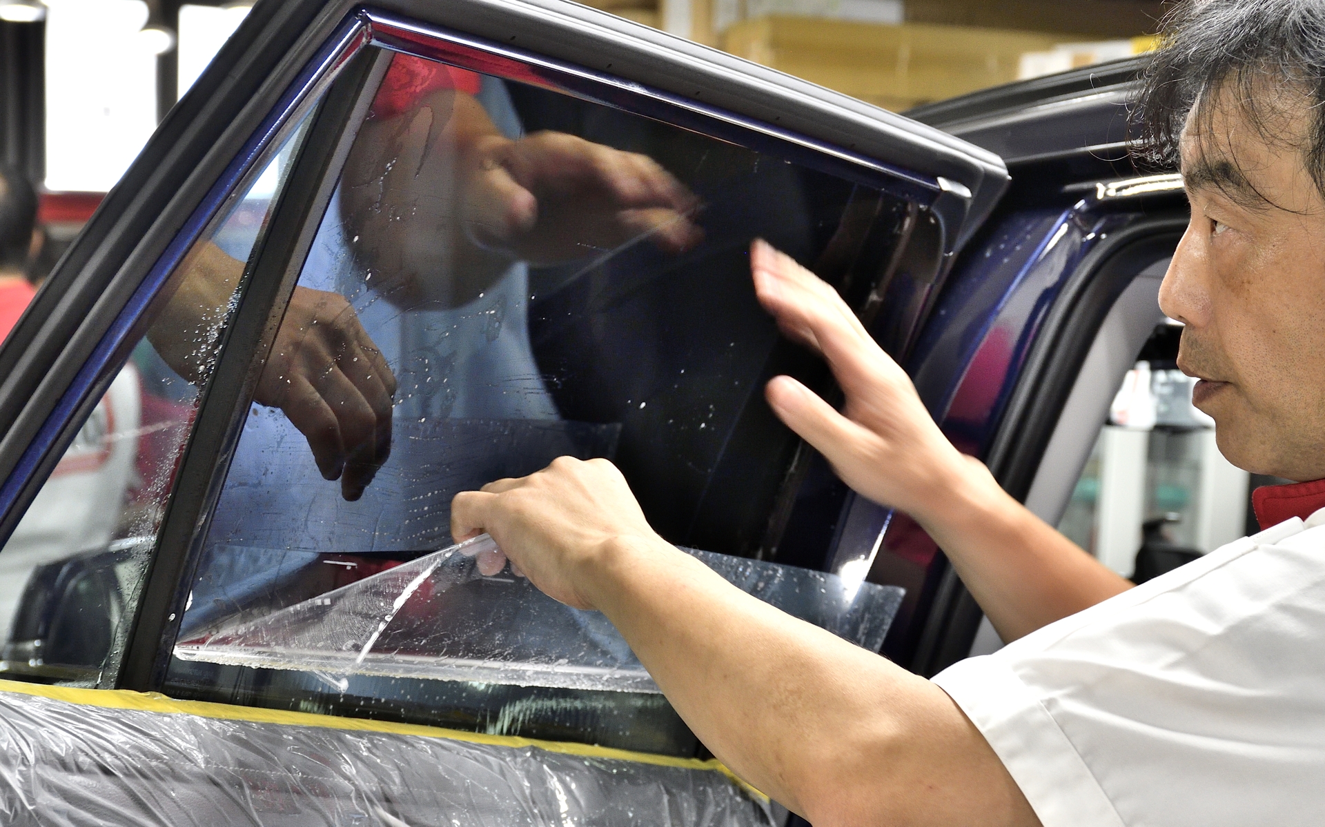 カービューティープロのフィルム貼りは、施工技術の高さだけでなく、最適で安全なフィルム選びからはじまる