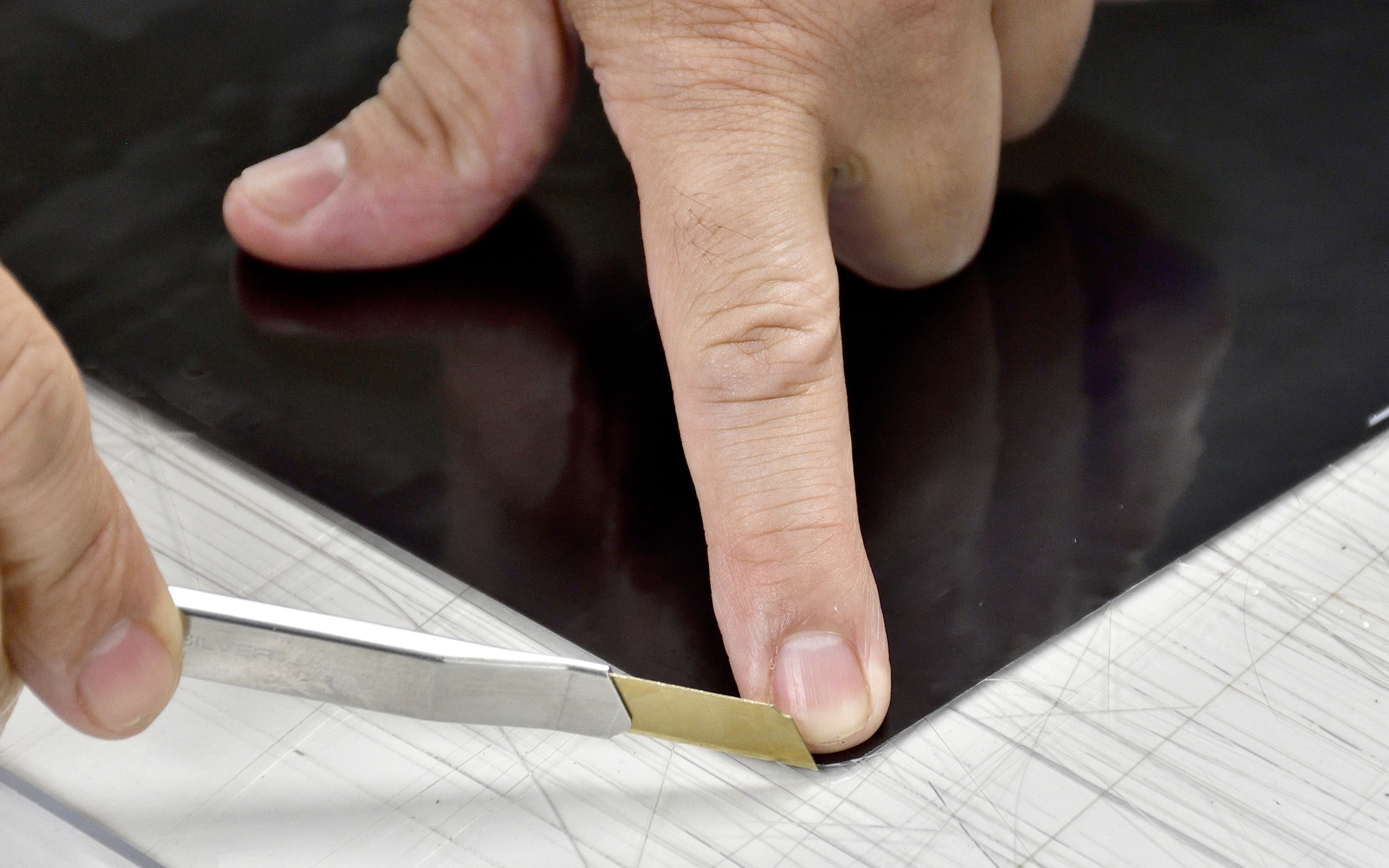 3.角は丸みをもたせはがれにくくしておく