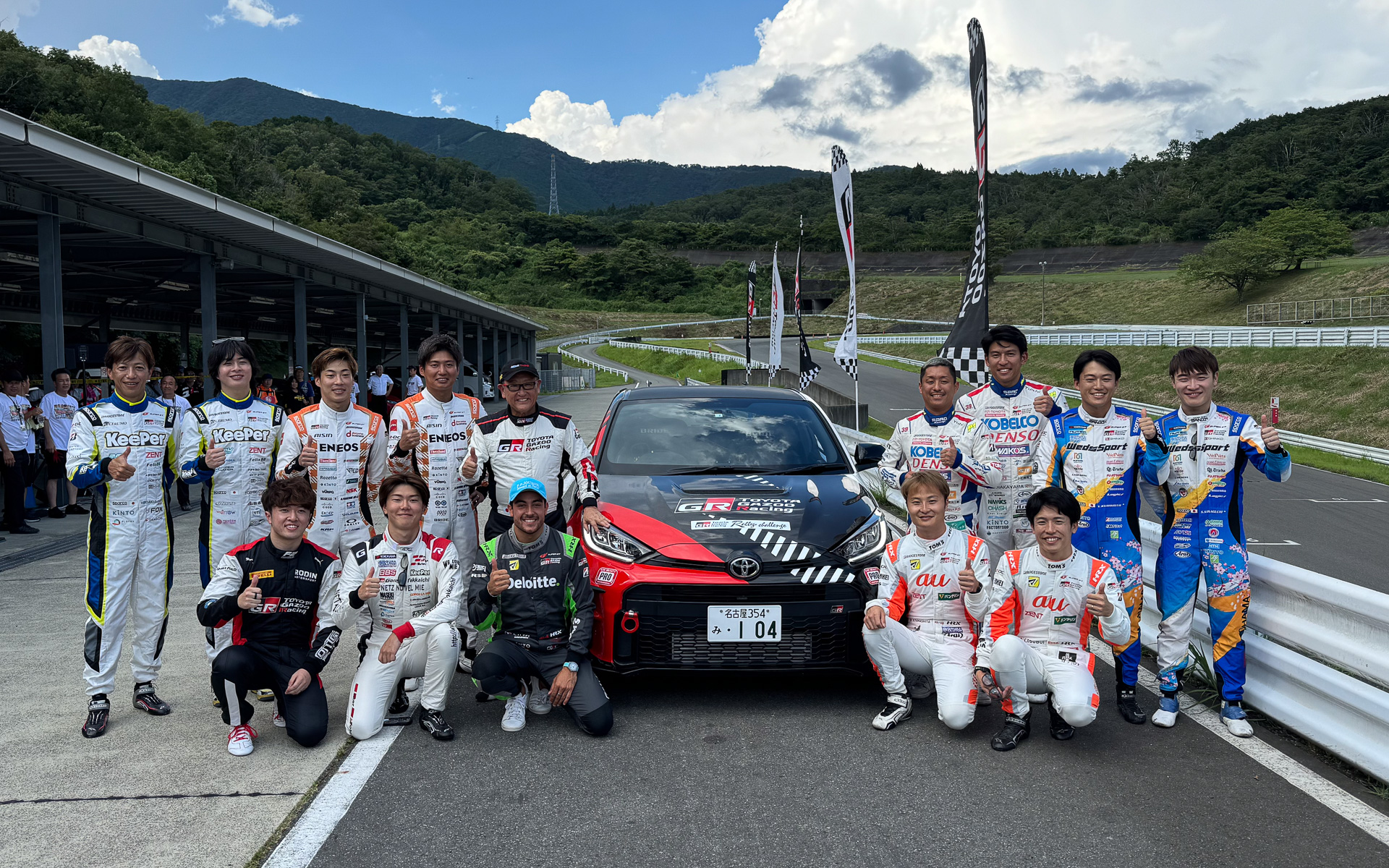 ショートサーキットで行なわれたファンとの同乗走行。トヨタGTドライバーがファンをおもてなし