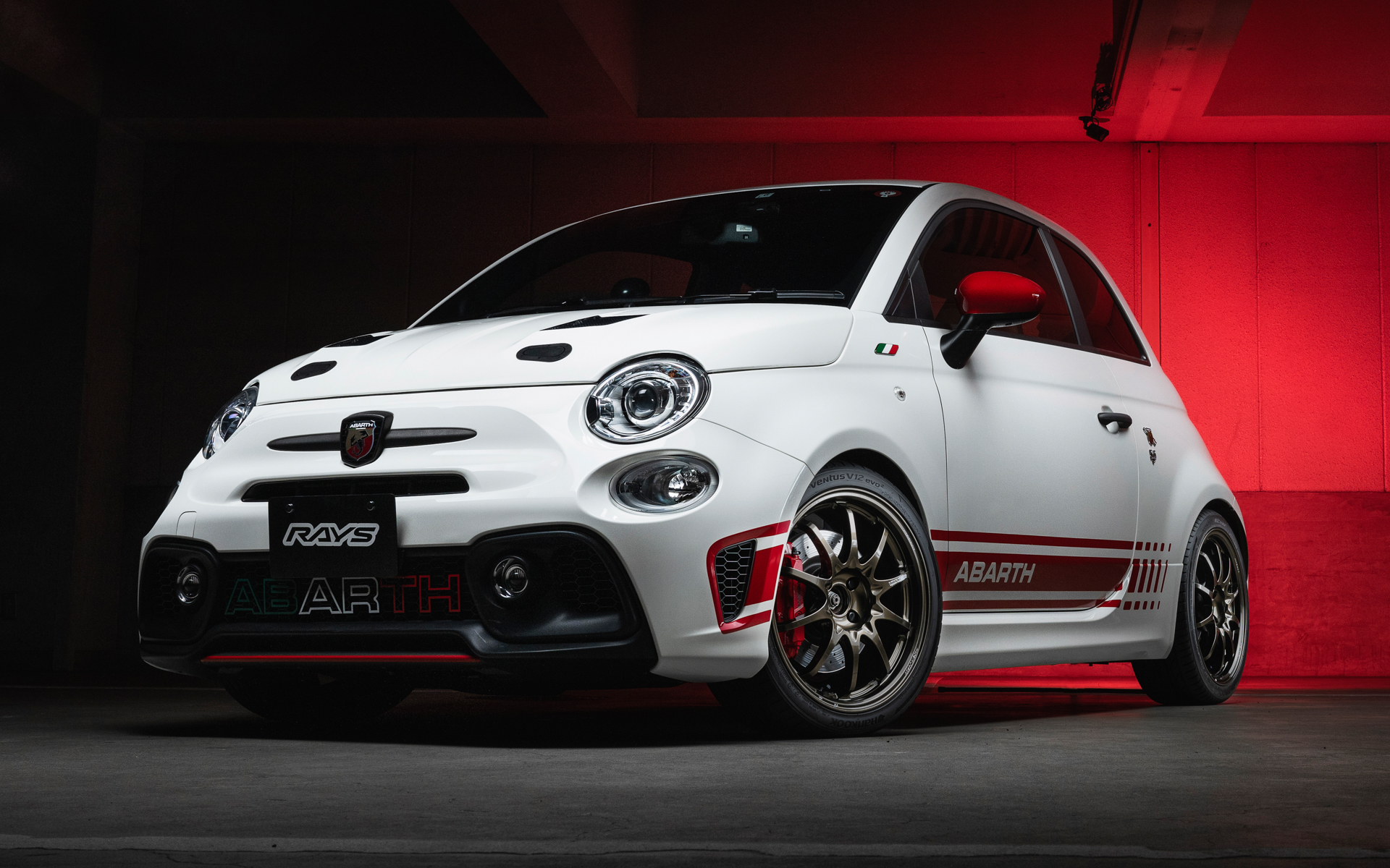 「CE28N-plus」のアバルト「F595」 装着イメージ