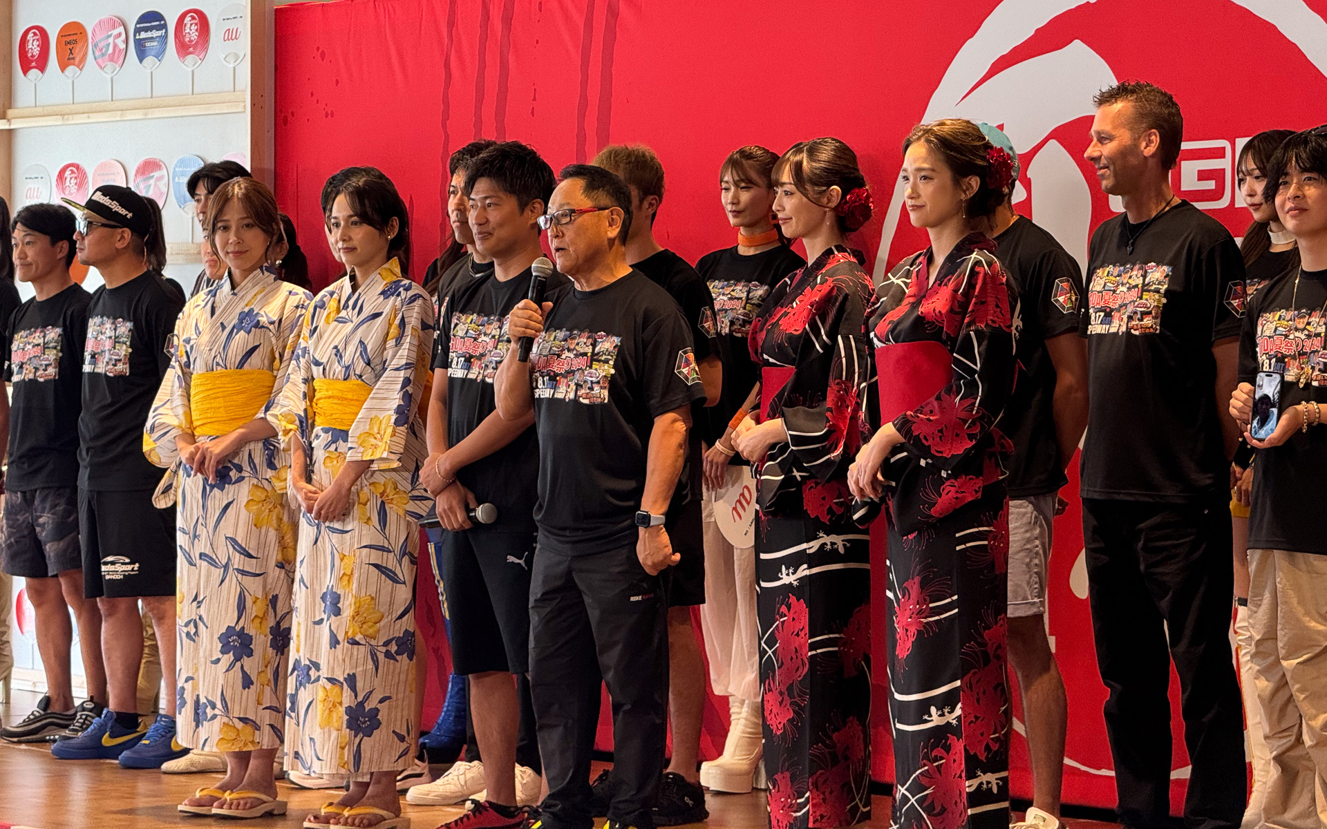 オープニングイベントであいさつする豊田章男会長。ドライバー、レースアンバサダーら、レースを支えるみんなに言及