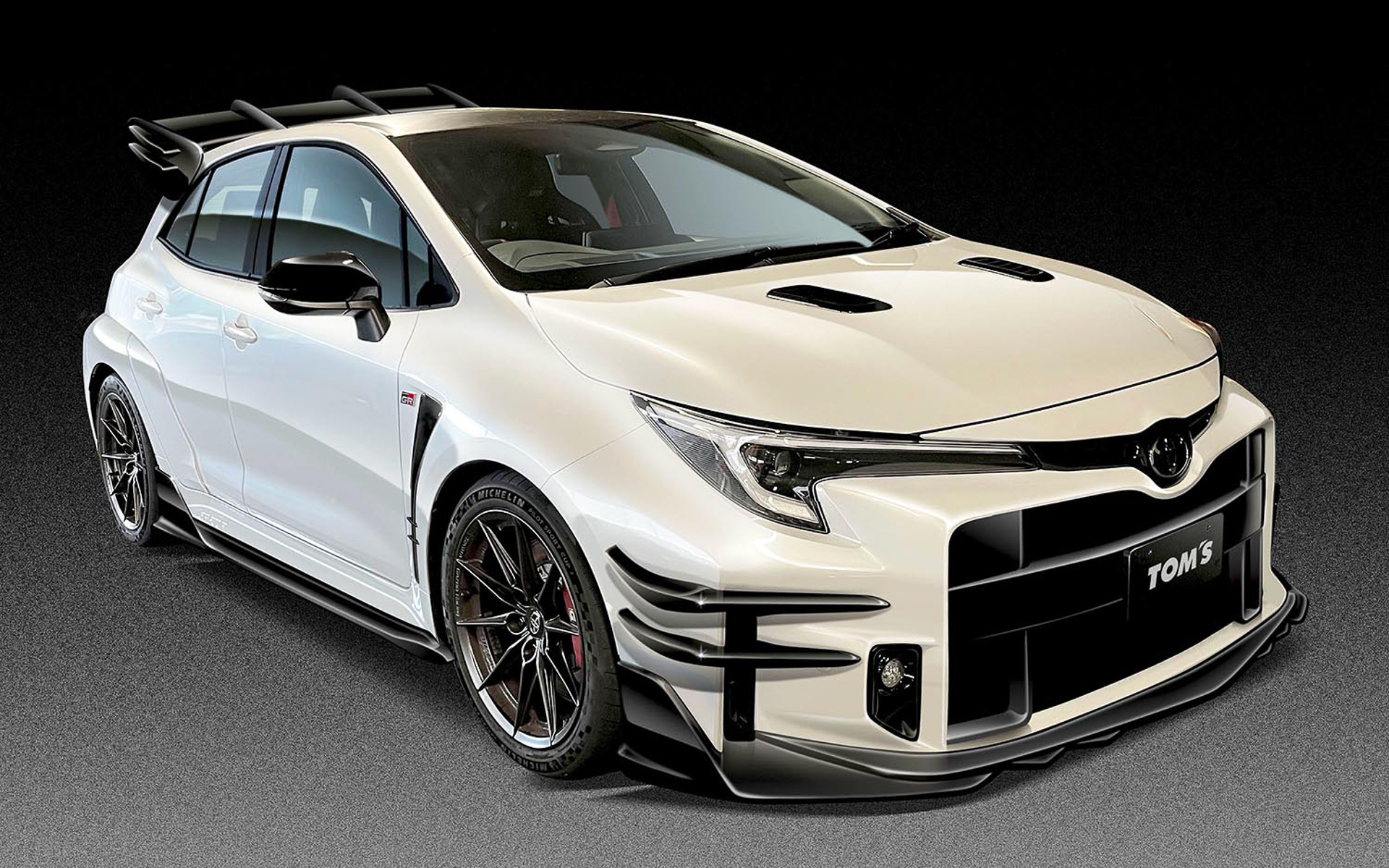 エクステリアパーツは、トムスとWRCドライバー勝田貴元選手がコラボしたコンプリートカー「TOM'S GRカローラ Type TK」にも採用されている