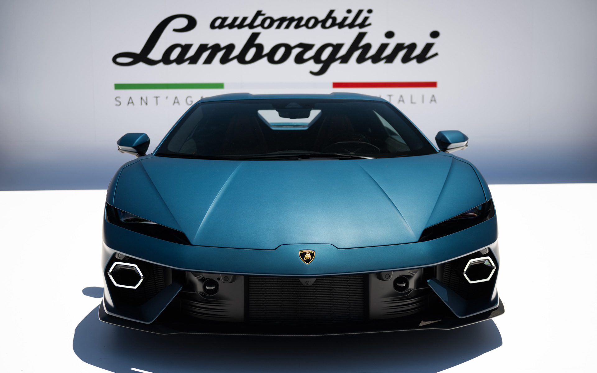 米国カリフォルニア州で開催されたモントレーカーウィークで公開された「テメラリオ」