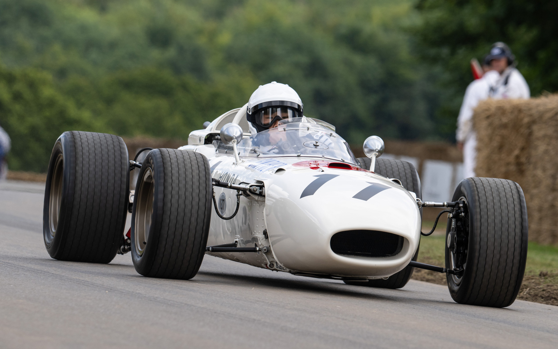 Goodwood Festival of Speed 2024で角田選手がドライブした「RA272」