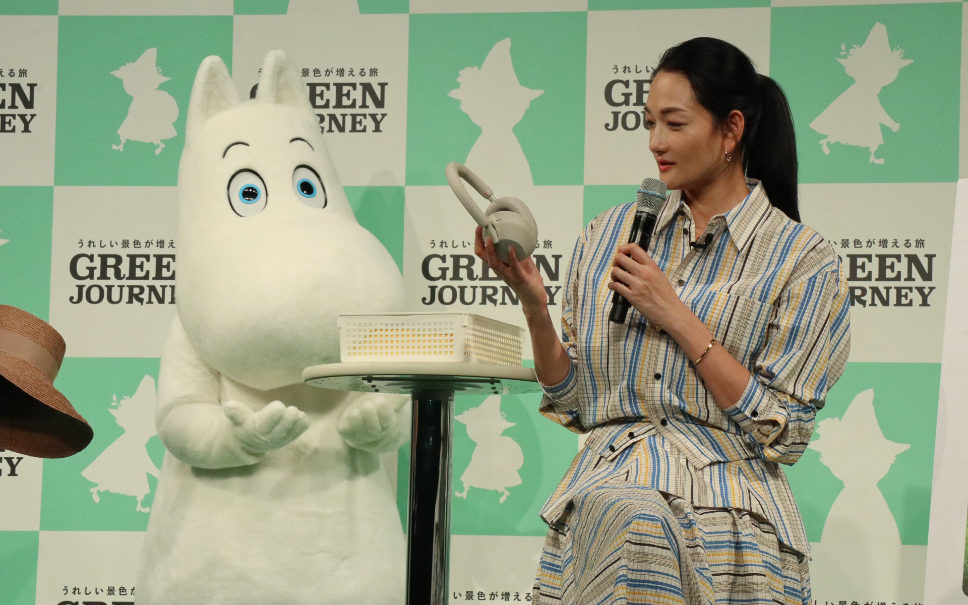 冨永さんのお薦めアイテムその2は「ノイズキャンセリングヘッドフォン」