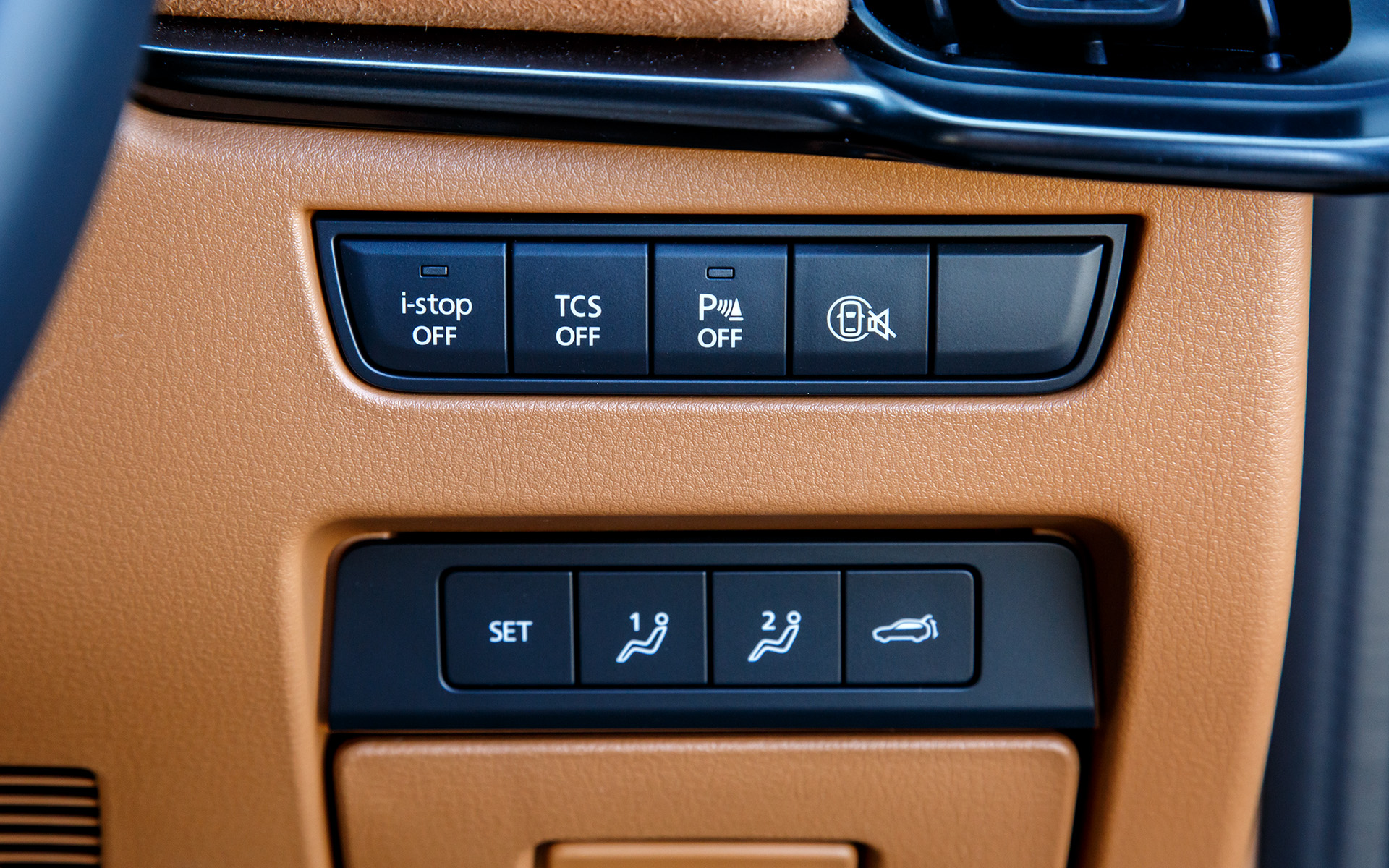 ステアリングコラム右側のスイッチ群