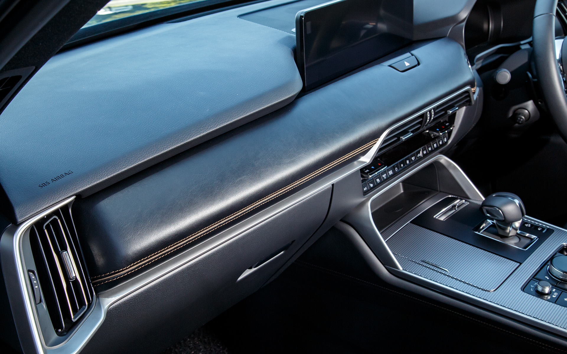 インテリアカラーはブラック