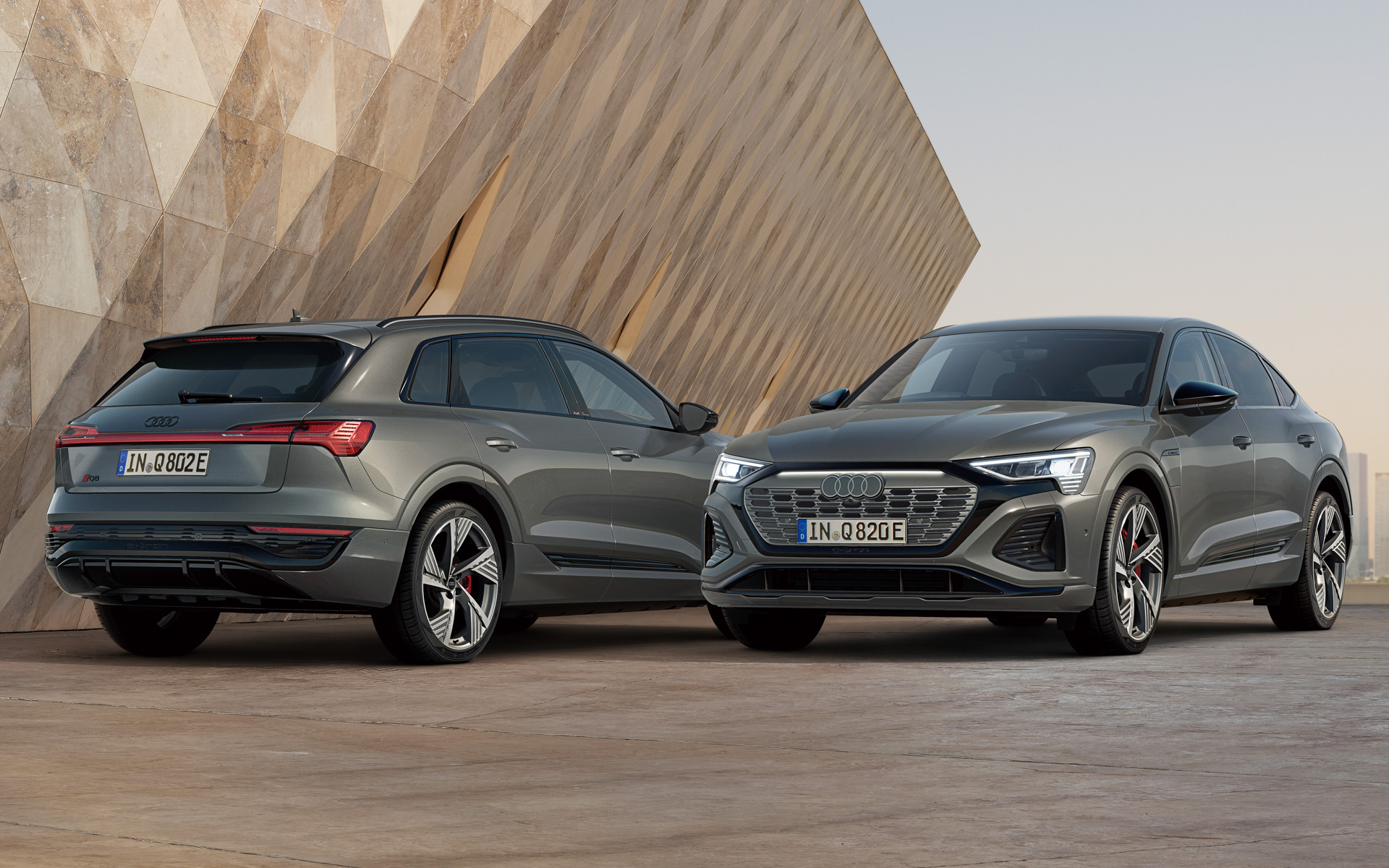 「Q8 e-tron edition S line」「Q8 Sportback e-tron edition S line」