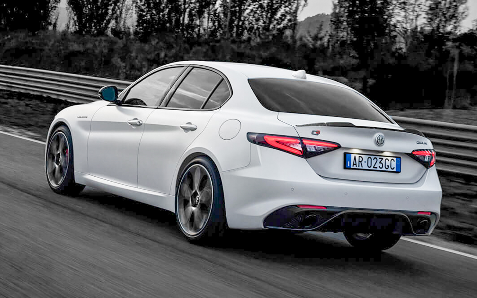 ジュリア ヴェローチェ モノクロームエディション