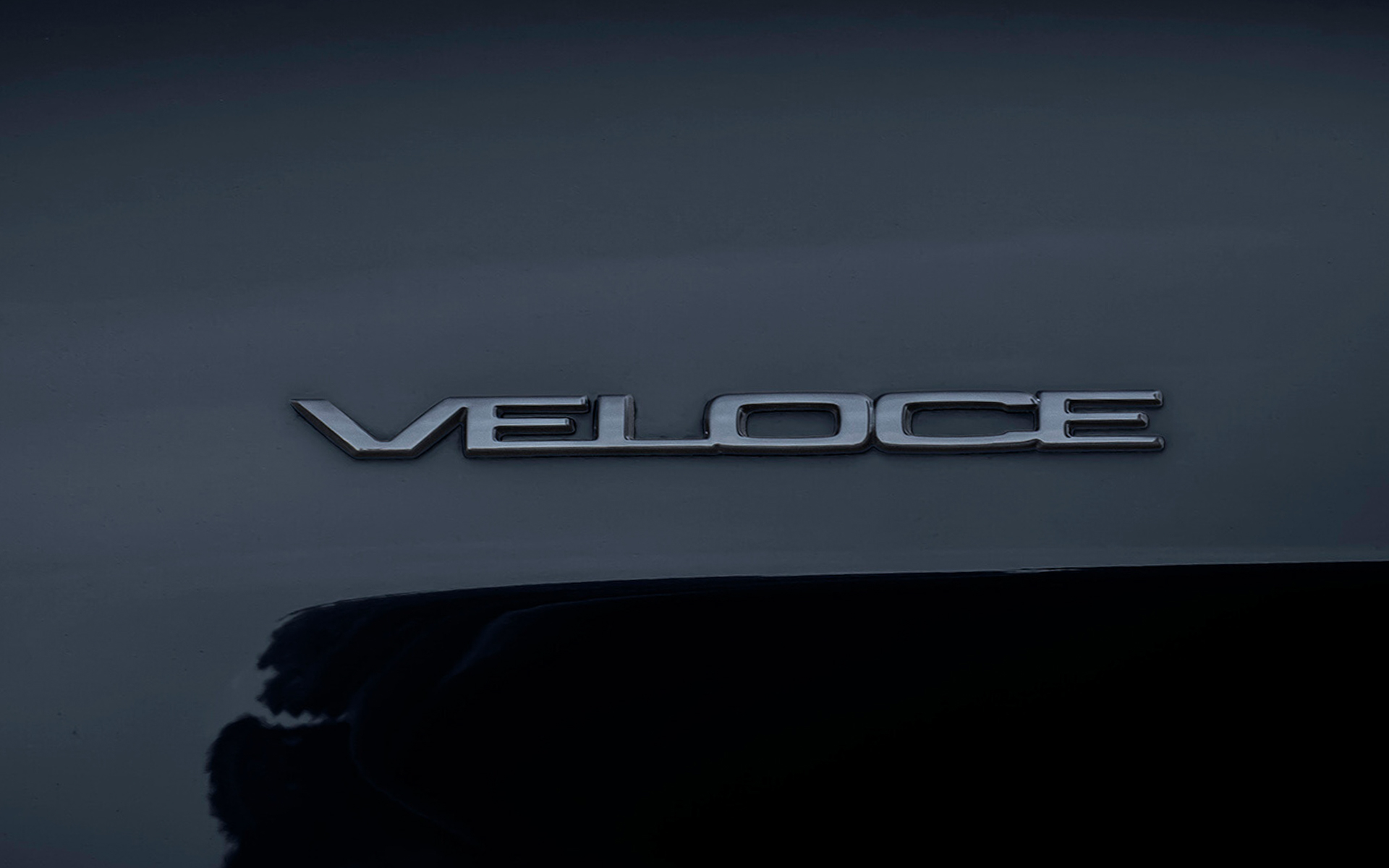 VELOCE エンブレム（ダーク）