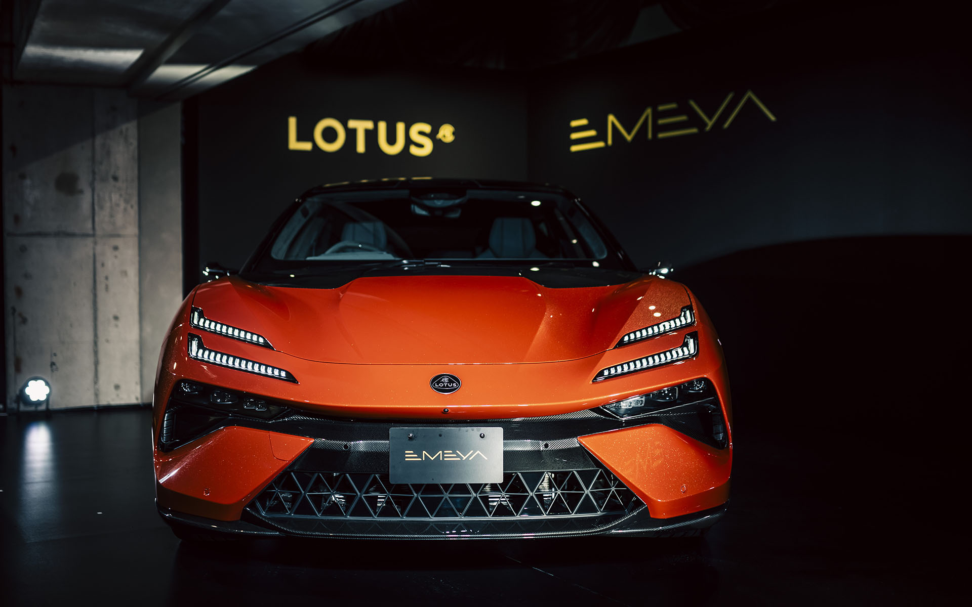 Eセグメントの4ドアクーペとなるエメヤ