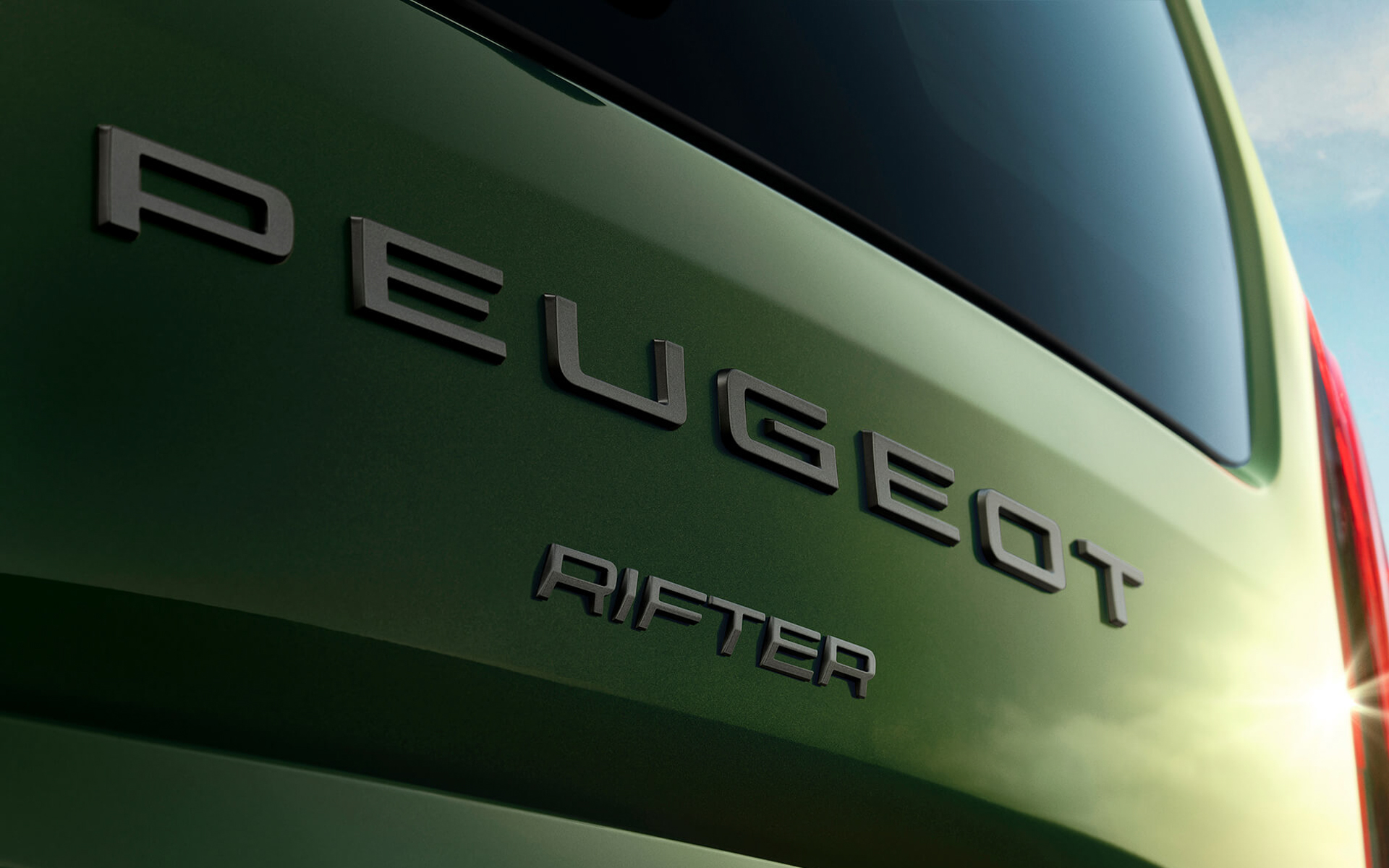 新デザインの「Peugeot」レタリングロゴを採用