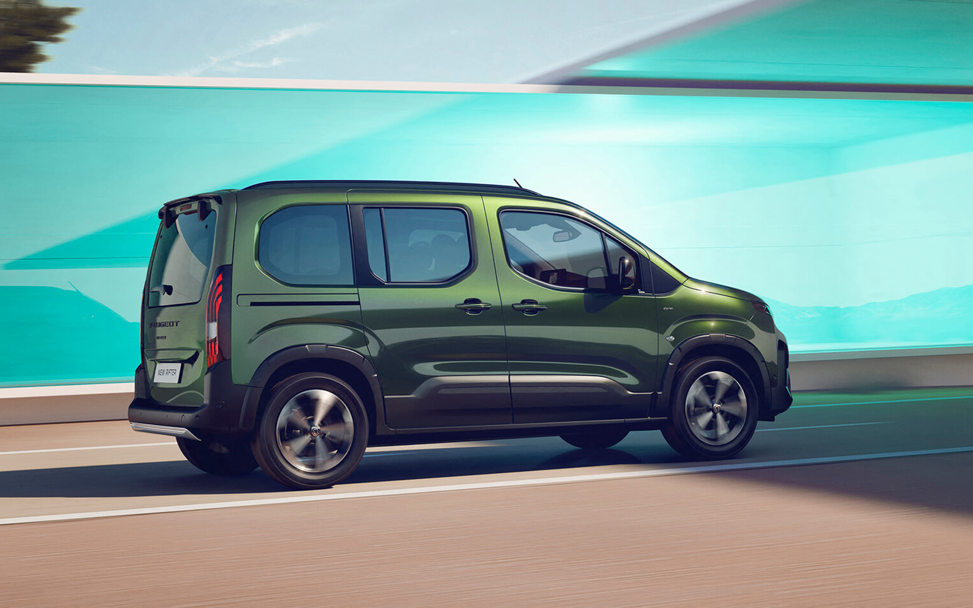 パワートレーンは、直列4気筒1.5リッターディーゼルターボエンジンに8速ATが組み合わせられる