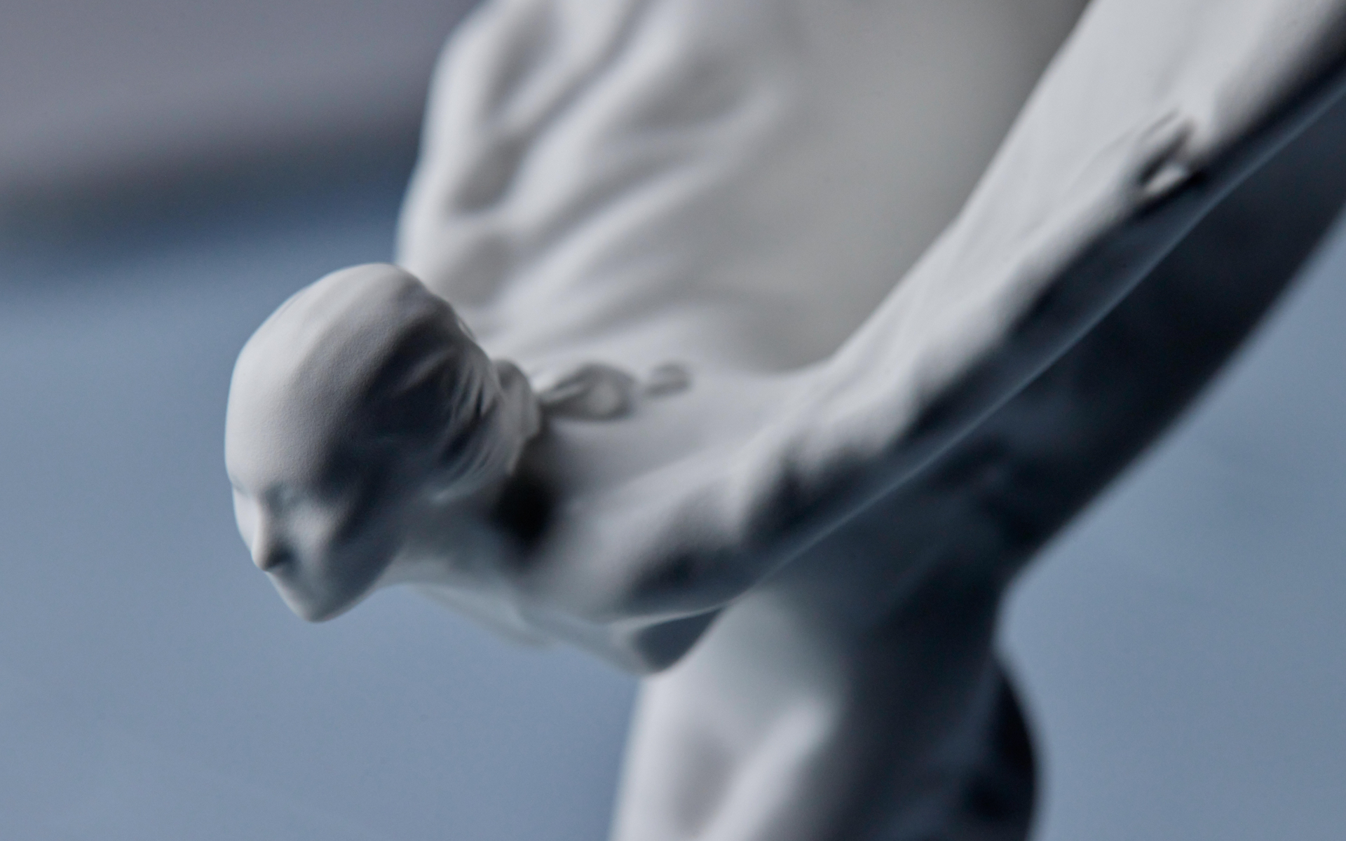 ファントム・シンティラではセラミック材で仕上げている