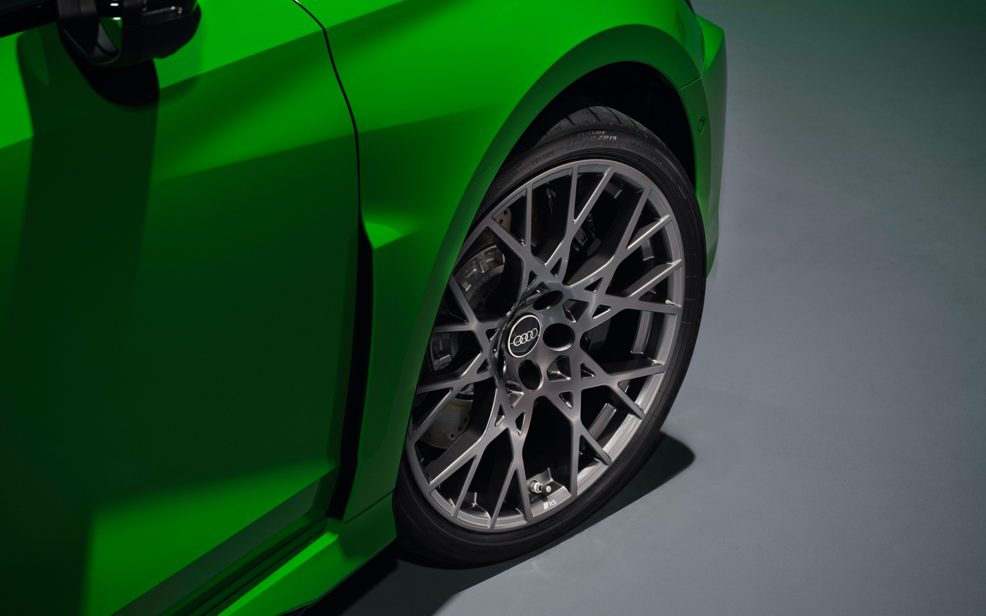 「RS 3」のスポーツバック