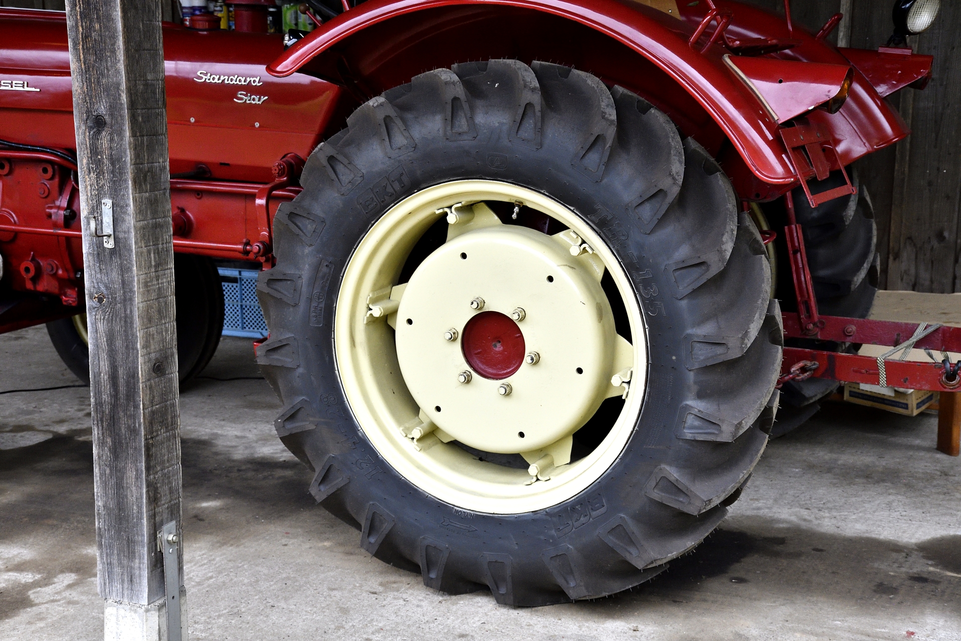 ひと通り作業を終えきれいになったポルシェトラクター。2023年、2024年のプログラム参加者の汗と努力の結晶と言えよう