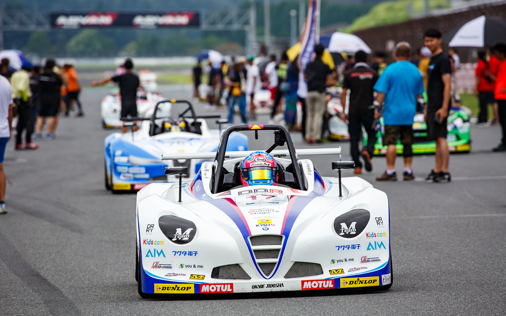 スタートグリッドにはモリゾウ選手も駆けつけた