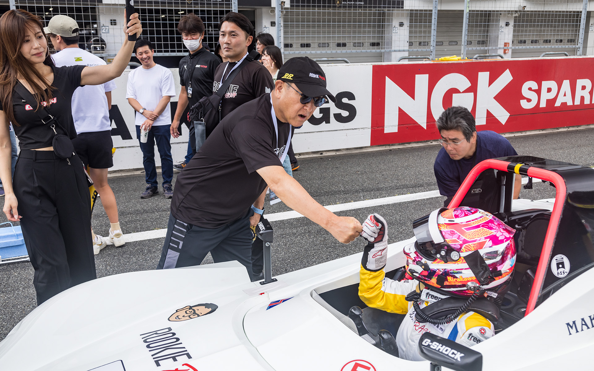 スタートグリッドにはモリゾウ選手も駆けつけた