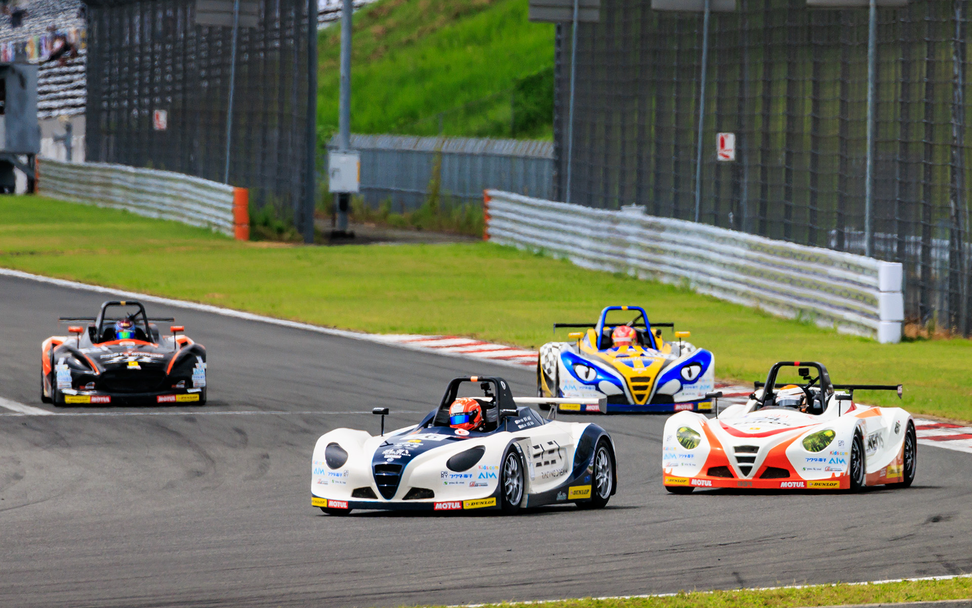 第1コーナーのバトル