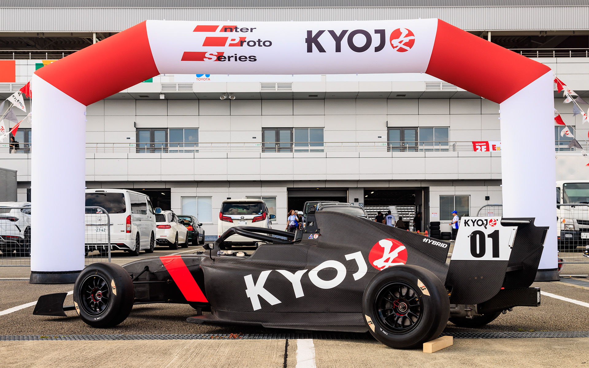 2025年シーズンよりKYOJO CUPで採用されるハイブリッドフォーミュラ車両「KC-MG01」