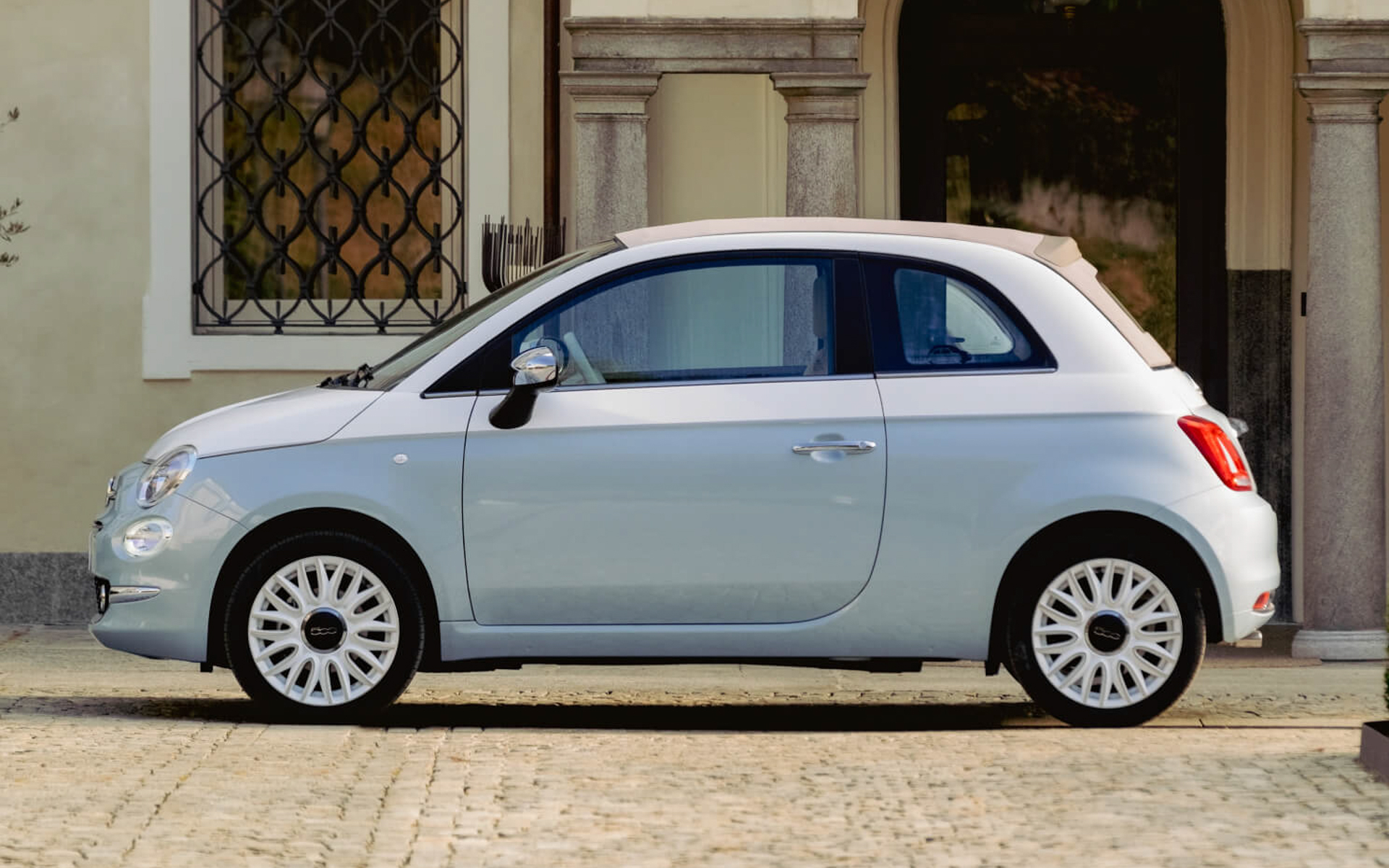 ボディカラーは「ジェラートホワイト/ルジアーダグリーン（2トーン）」の1色のみ