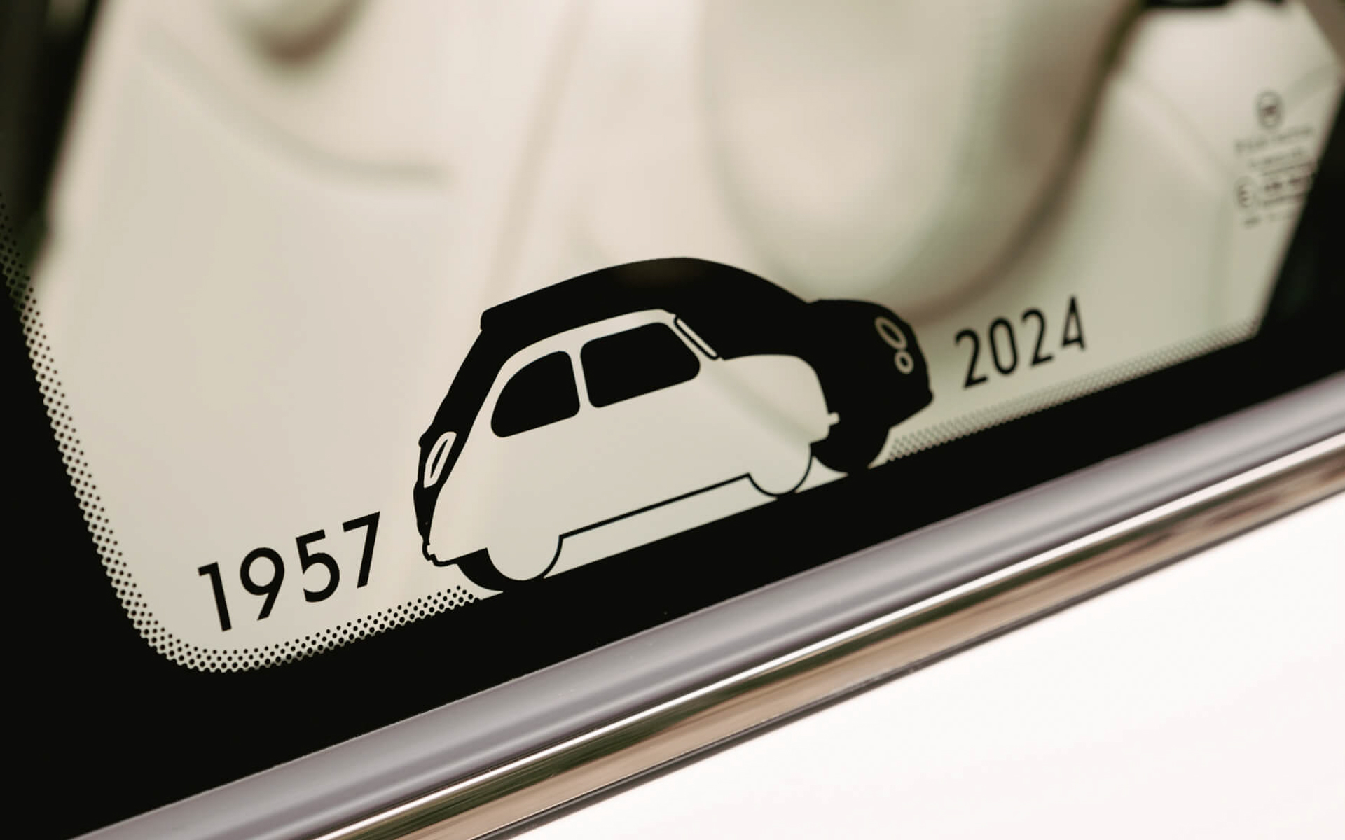 500 シルエット リアガラスデカール