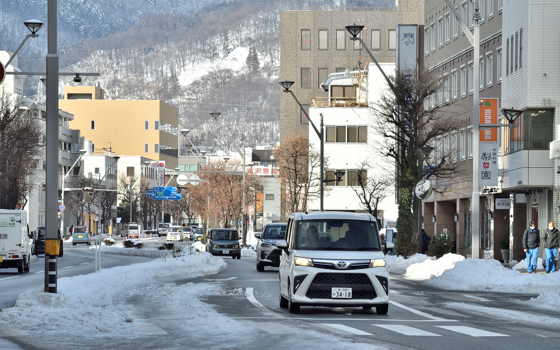 取材時の長野の市街地。ところどころに雪が残り、一部凍結しているような状況