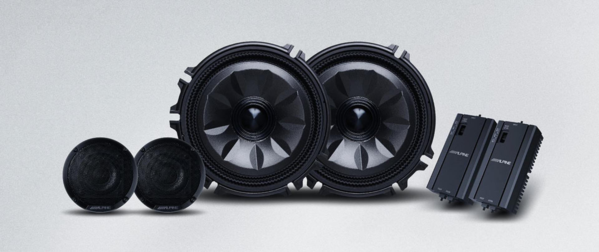 メティオサウンドは、5cmのルーフスピーカーと16.5cmのドアウーファー、専用ネットワークがセットになった製品