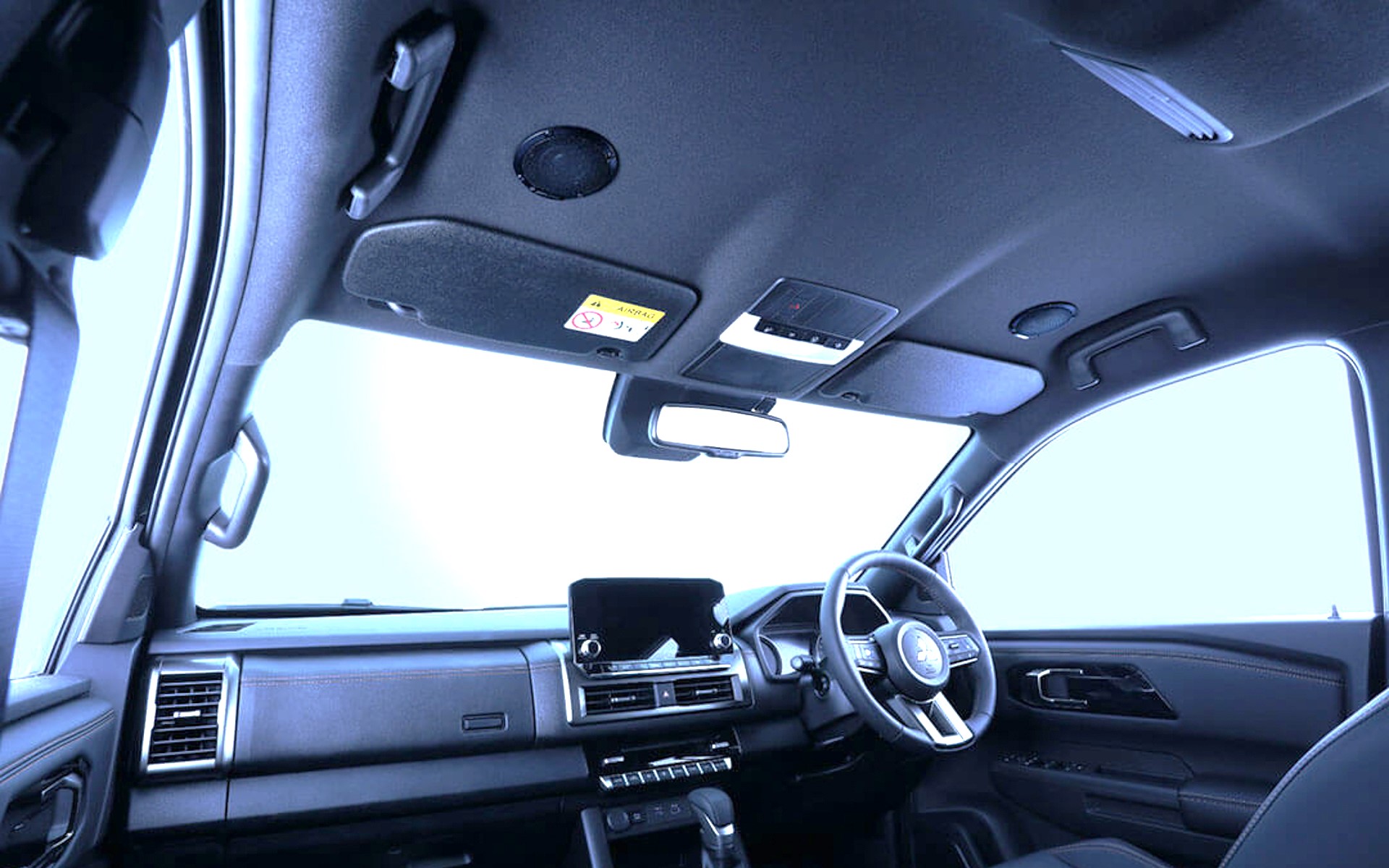 アルパイン、天井埋め込みスピーカー「メティオサウンド」装着イメージ（写真は三菱トライトン）