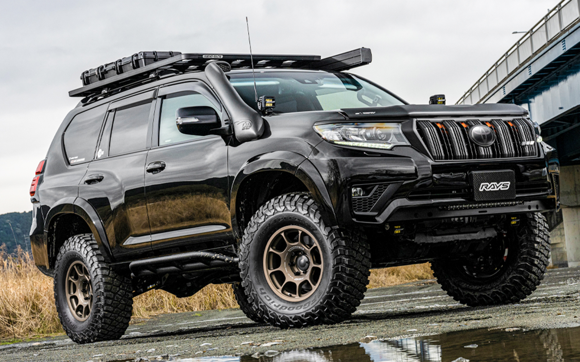 レイズの4×4向け鍛造アルミホイール「ZE40X」の新色「ブロンズ（アルマイト）」装着イメージ