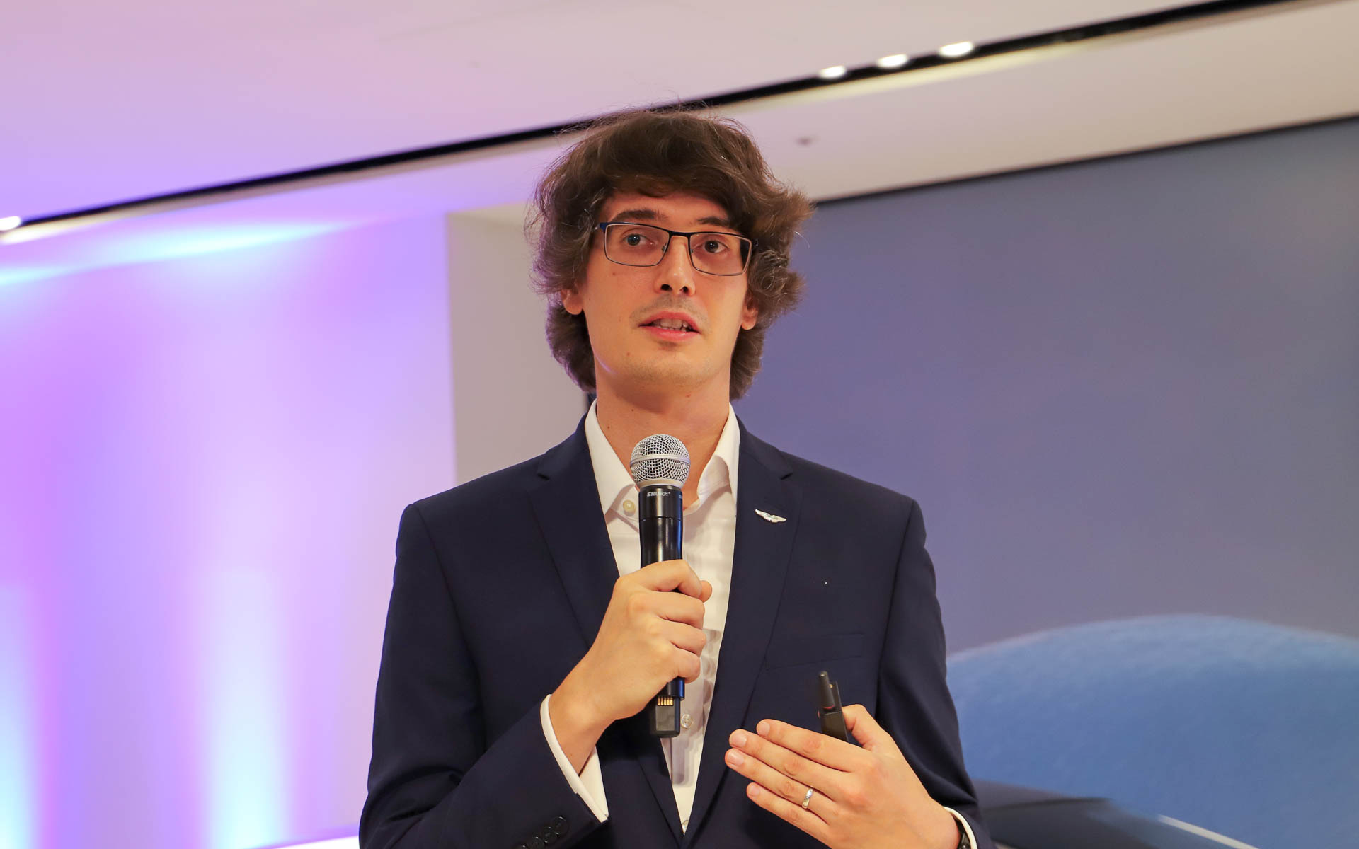 アストンマーティン Head of Q Special Project Salesのサム・ベネッツ氏