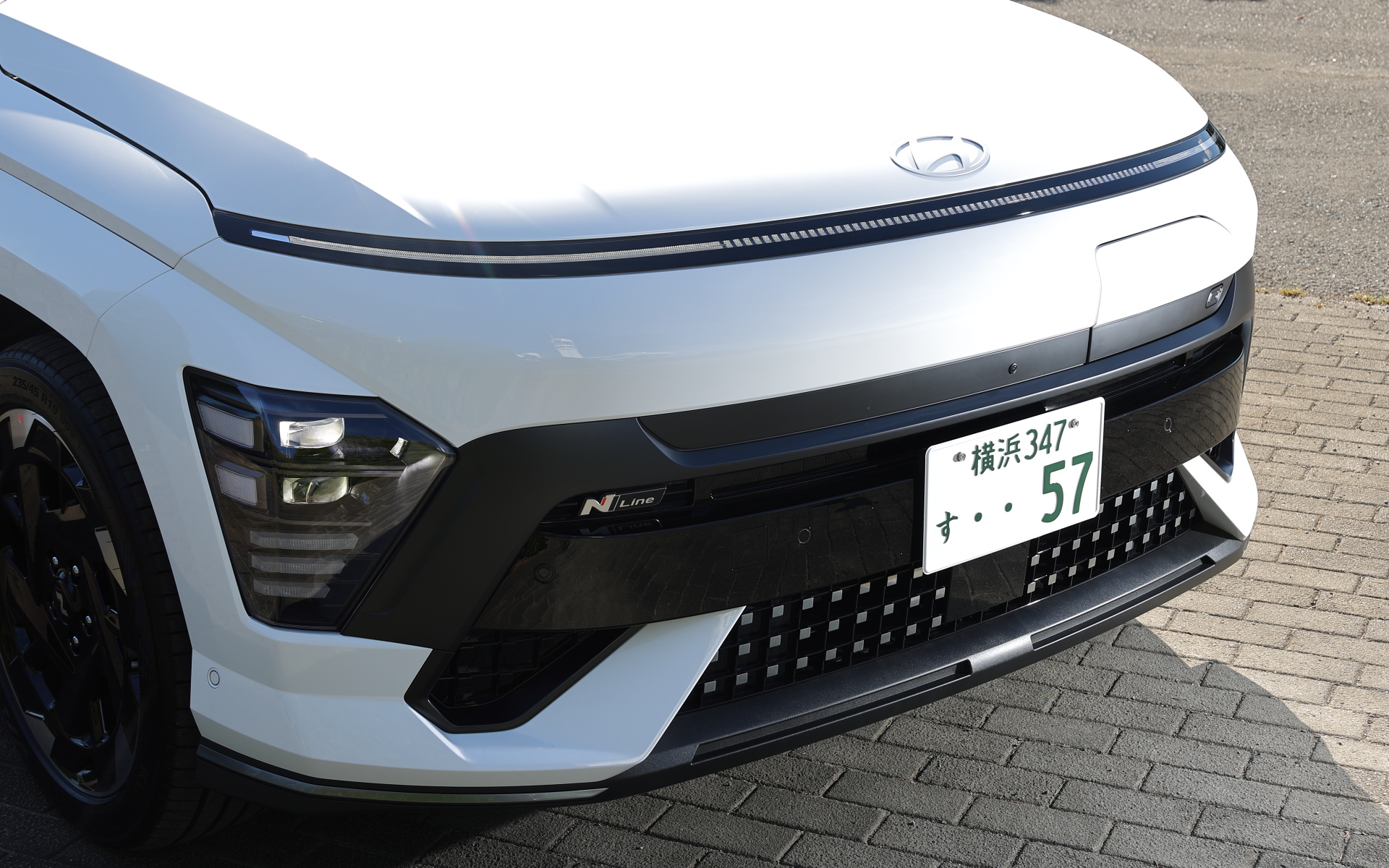 N Line専用デザインのフロントバンパー。右端にN Lineのエンブレムを備える