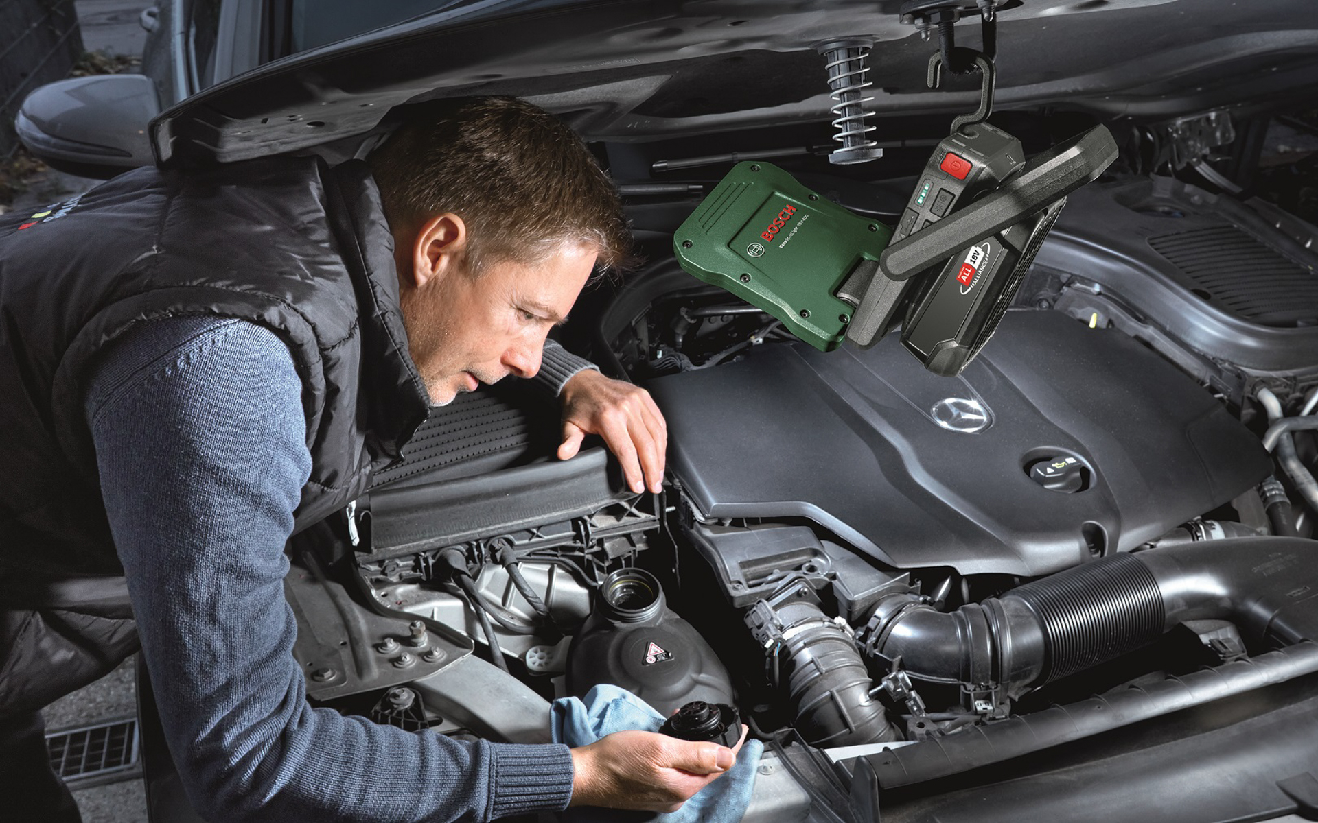 吊り下げ用フックも搭載