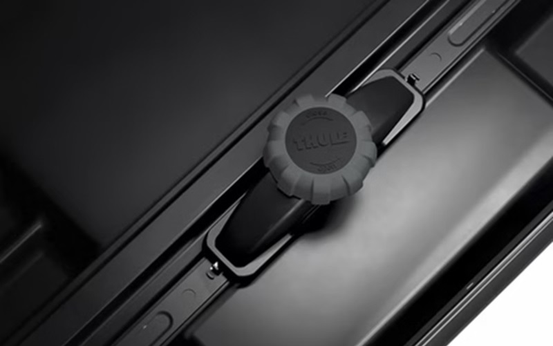 正しい取り付けを「クリック音」で確認できるトルクインジケーターを内蔵するPowerClickクイックマウント・システムを採用