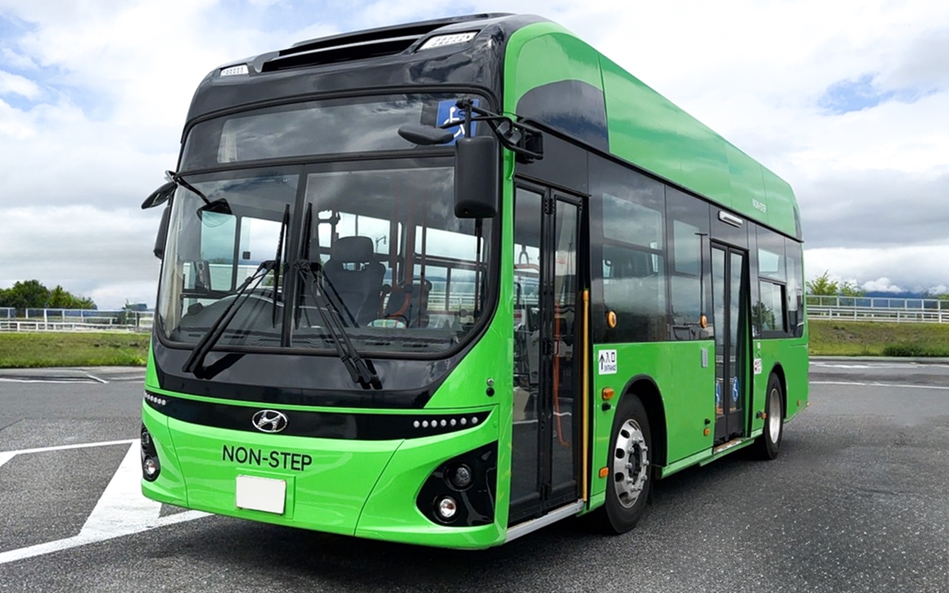 ヒョンデの中型電気路線バス「ELEC CITY TOWN」